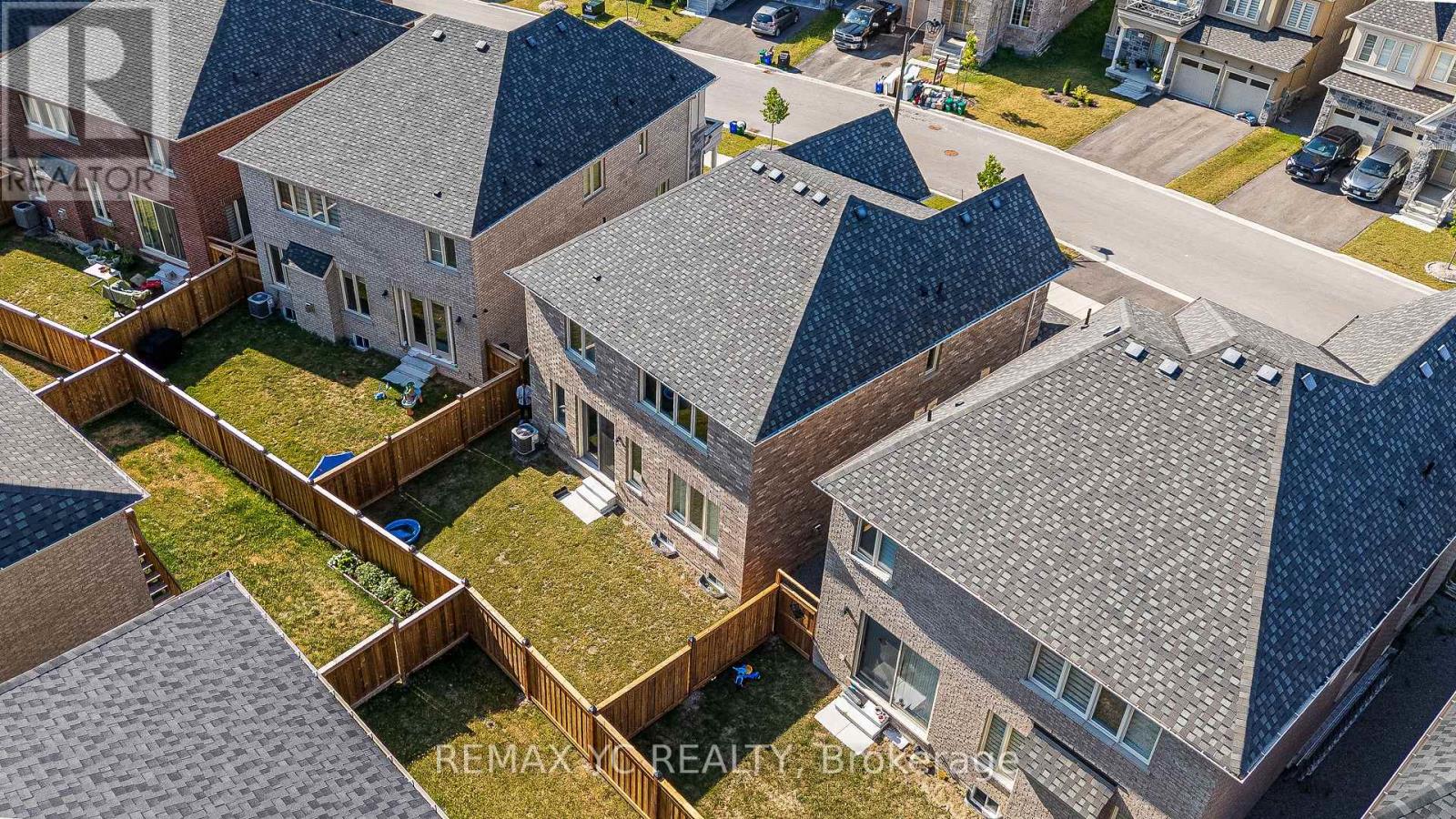 17 Hitching Post Lane, Georgina, Ontario  L4P 0H9 - Photo 46 - N12285300