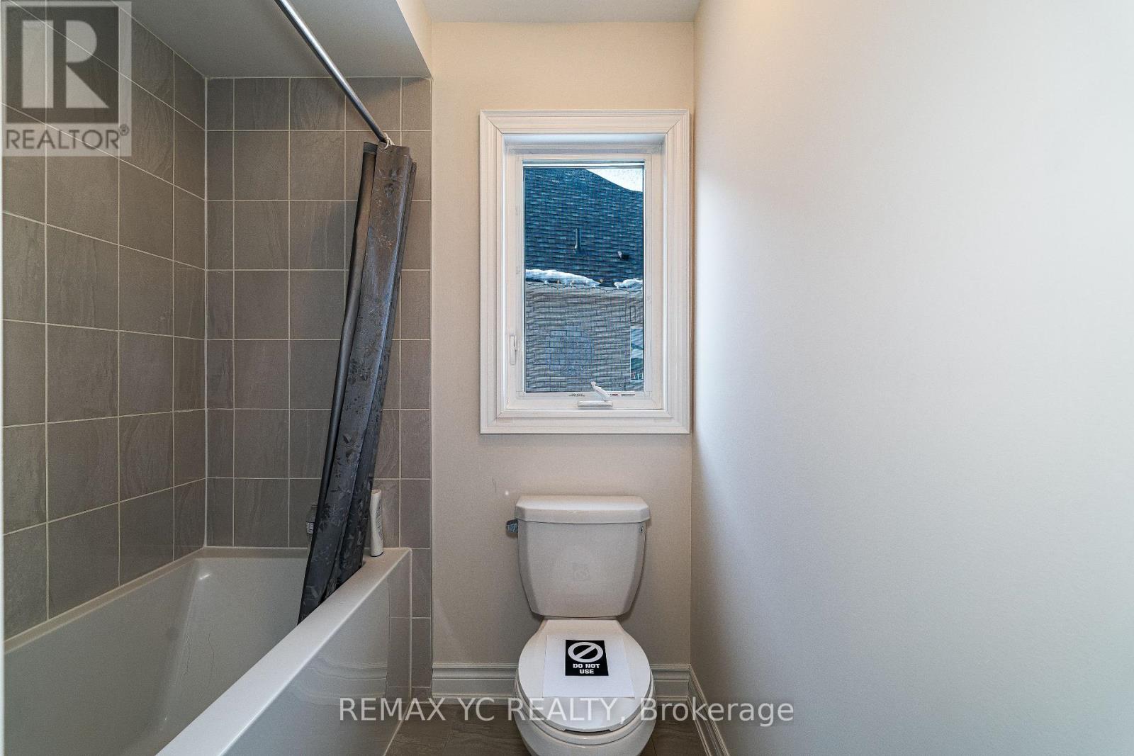 17 Hitching Post Lane, Georgina, Ontario  L4P 0H9 - Photo 41 - N12285300