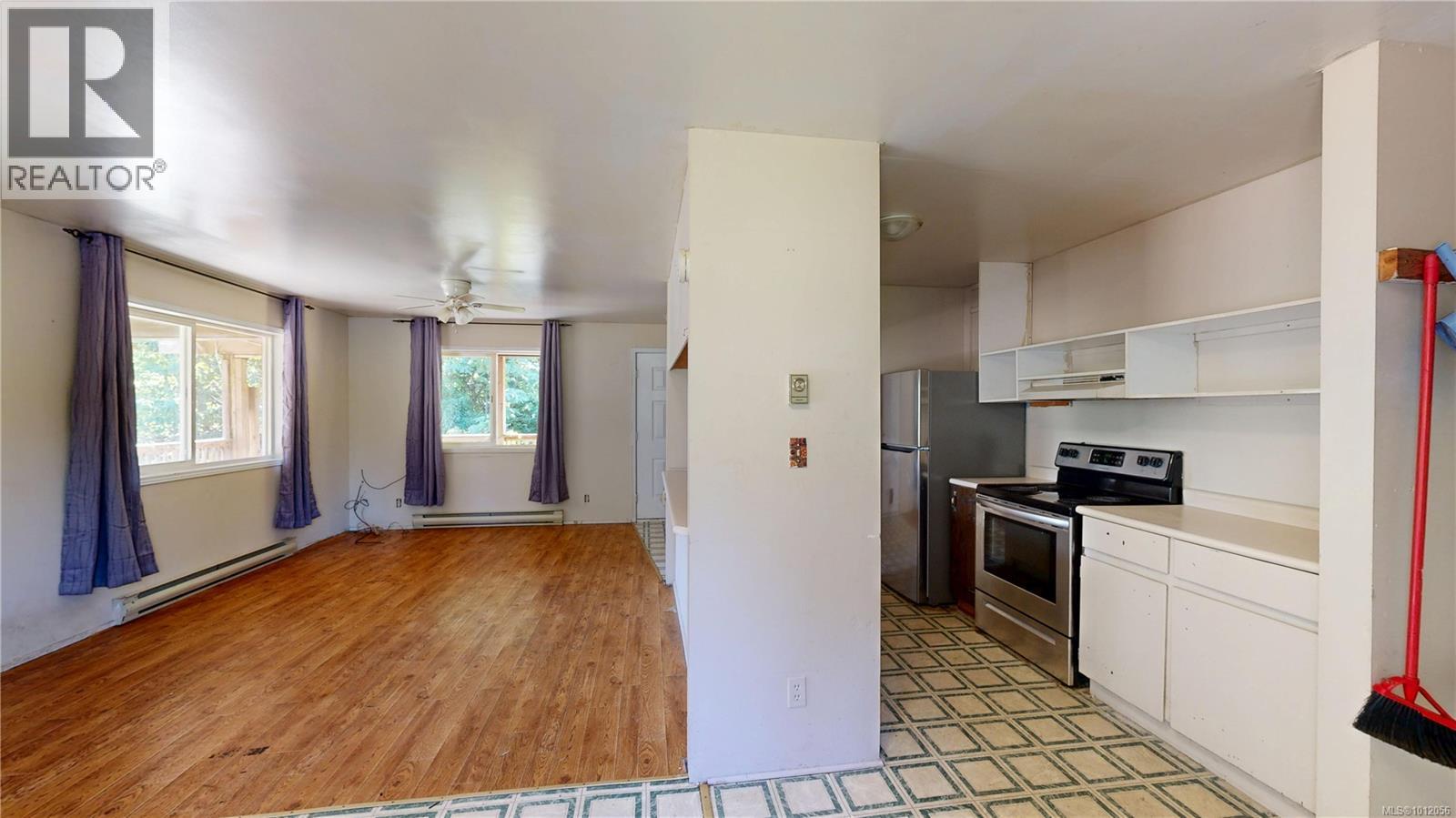 Property at 1670 Pequod Cres image 4