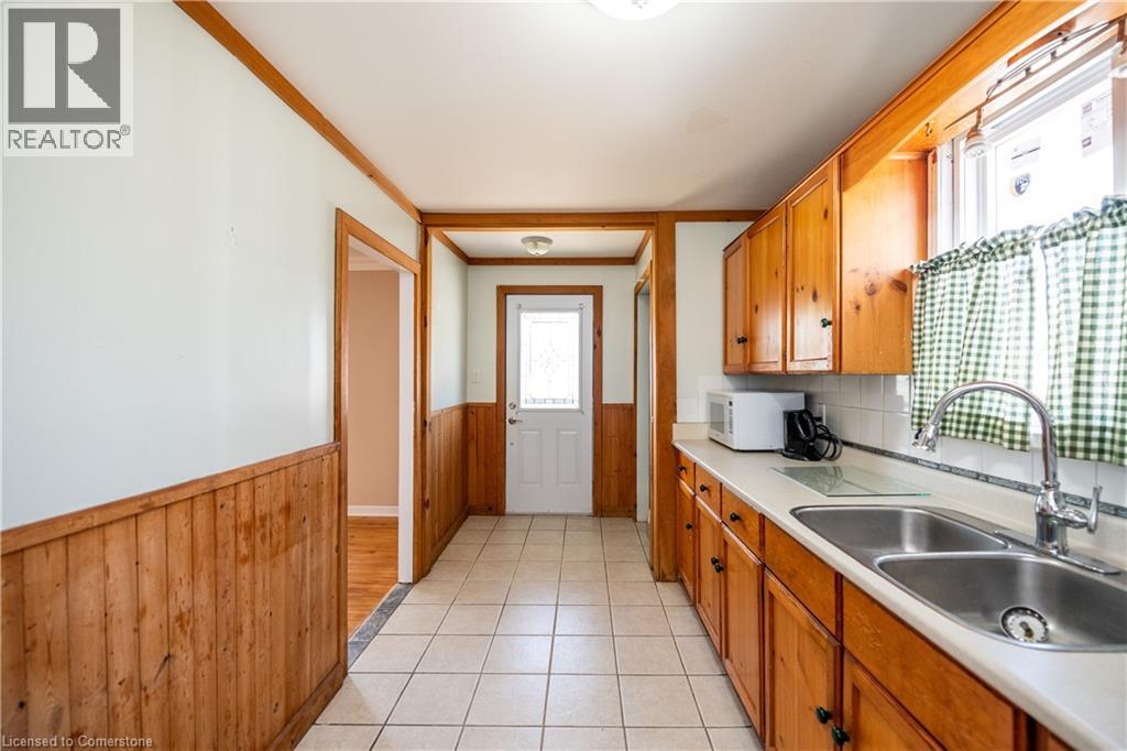 23 Philip Street, St. Catharines, Ontario  L2P 2M7 - Photo 18 - 40760581