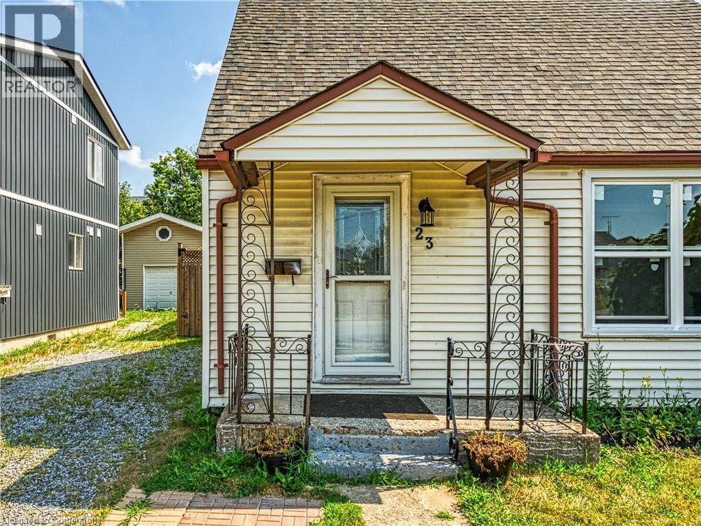 23 Philip Street, St. Catharines, Ontario  L2P 2M7 - Photo 3 - 40760581