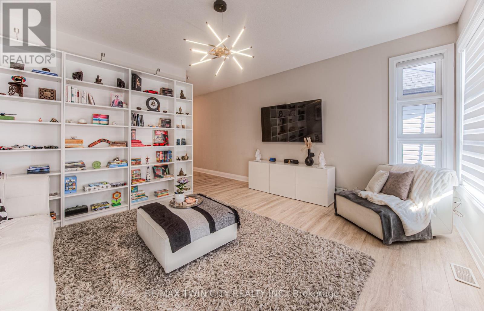904 Thomas Pedder Court, Kitchener, Ontario  N2P 0C3 - Photo 33 - X12369846