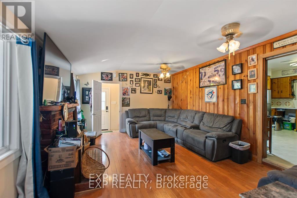 21 Lincoln Avenue, St. Catharines, Ontario  L2P 2C7 - Photo 10 - X12369861