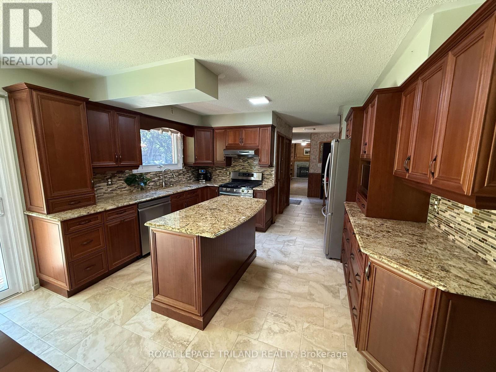 10280 Talbotville Gore Road, Southwold, Ontario  N5P 3T2 - Photo 6 - X12151708