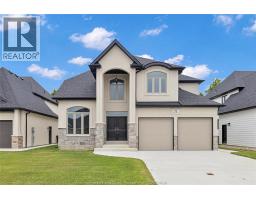 71 REDWOOD, Kingsville, Ontario