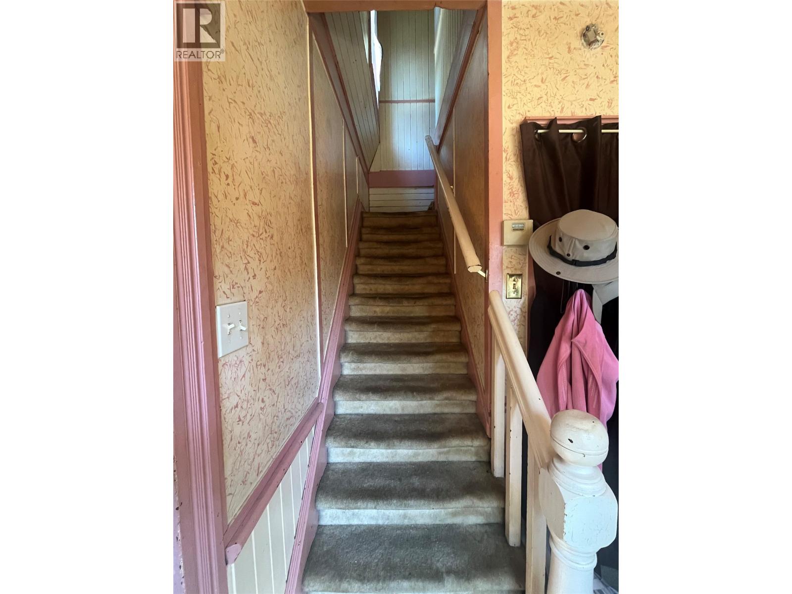 203 4th Avenue S, Cranbrook, British Columbia  V1C 2E4 - Photo 10 - 10360830