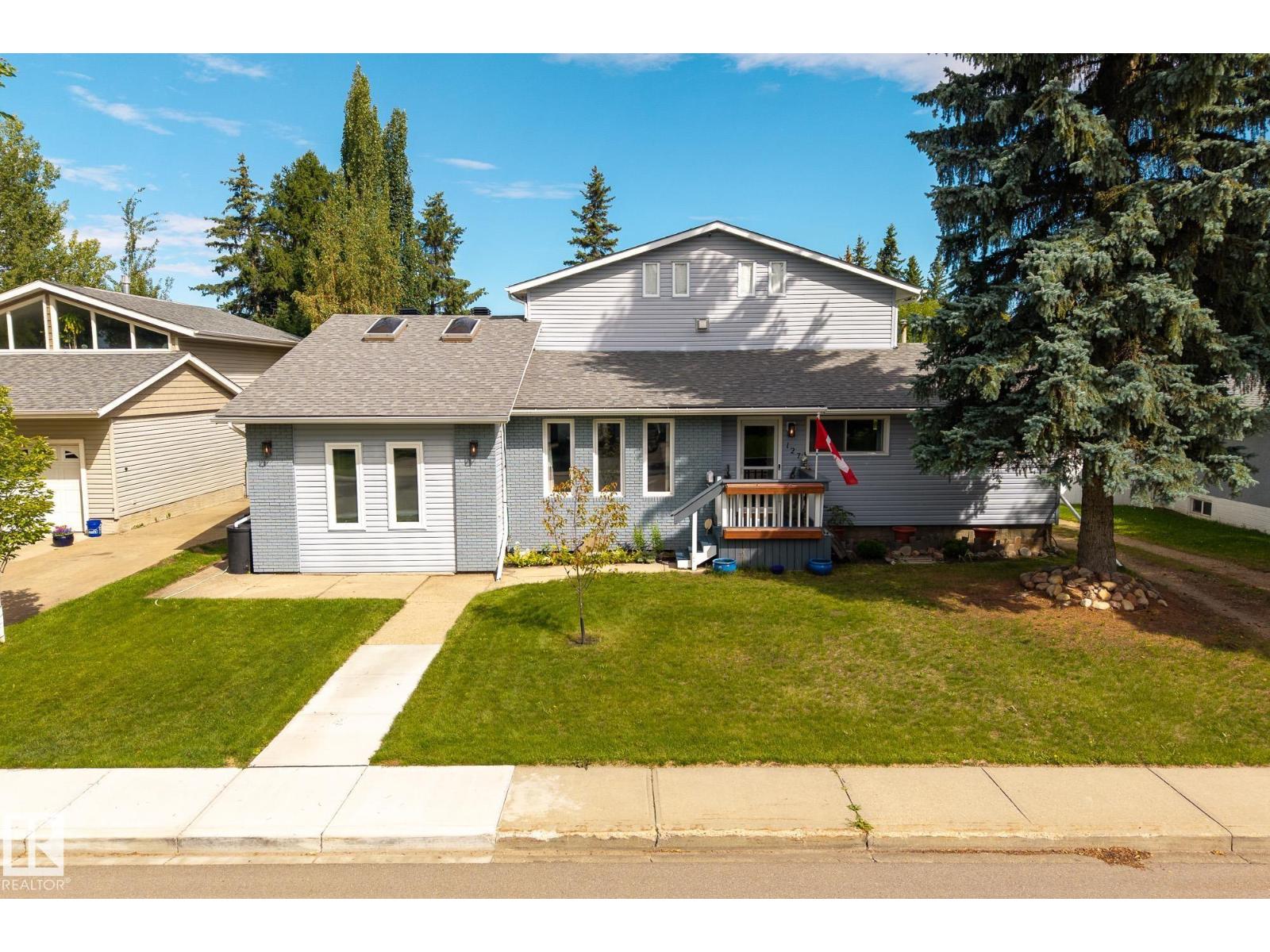 127 Pine St, Sherwood Park, Alberta  T8A 1G9 - Photo 2 - E4455219