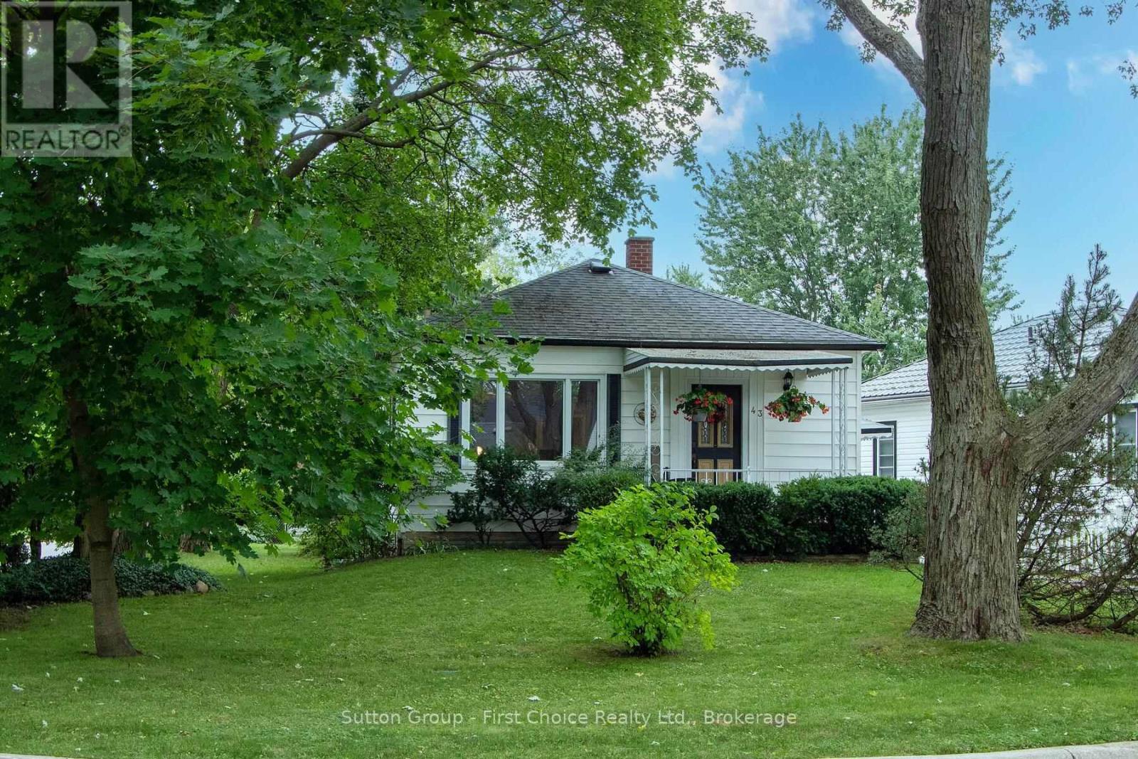 43 NORMANDY DRIVE, Stratford, Ontario