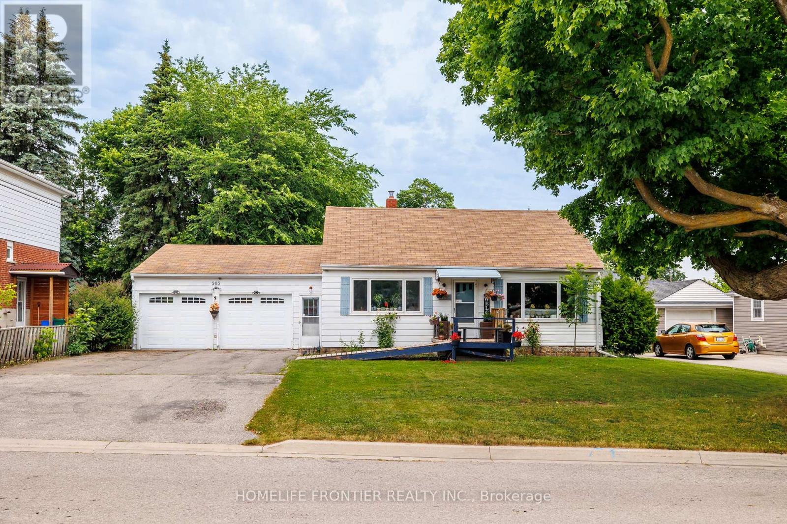 593 Watson Avenue, Newmarket, Ontario  L3Y 2V2 - Photo 1 - N12369927
