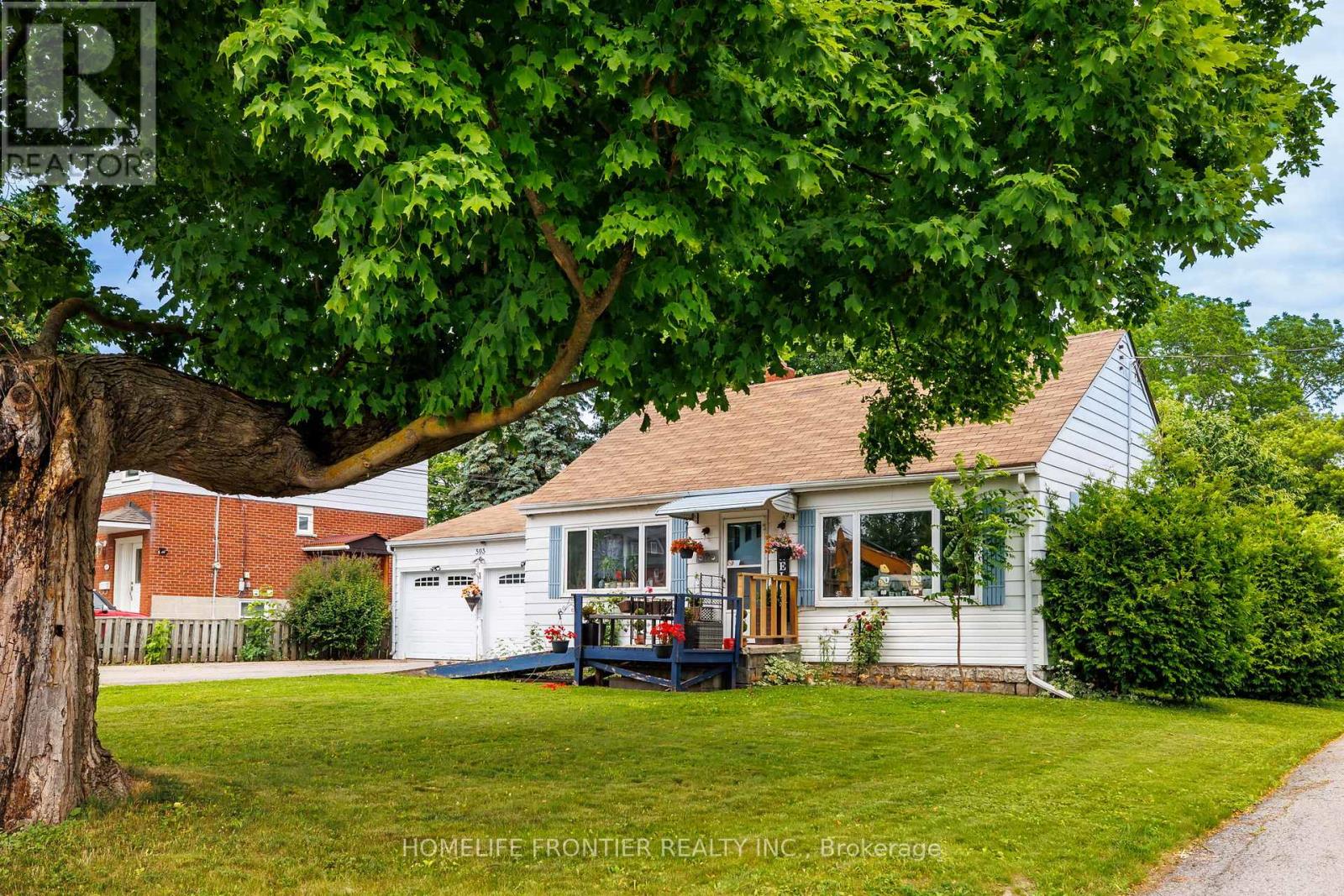 593 Watson Avenue, Newmarket, Ontario  L3Y 2V2 - Photo 2 - N12369927