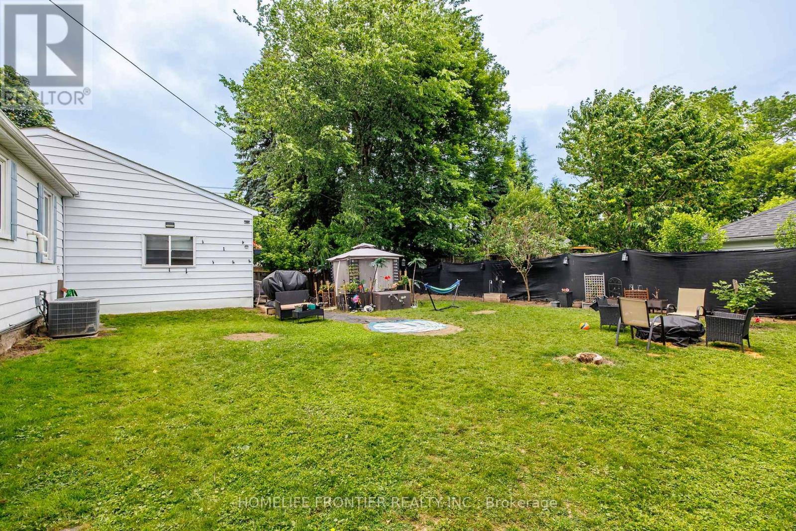 593 Watson Avenue, Newmarket, Ontario  L3Y 2V2 - Photo 5 - N12369927