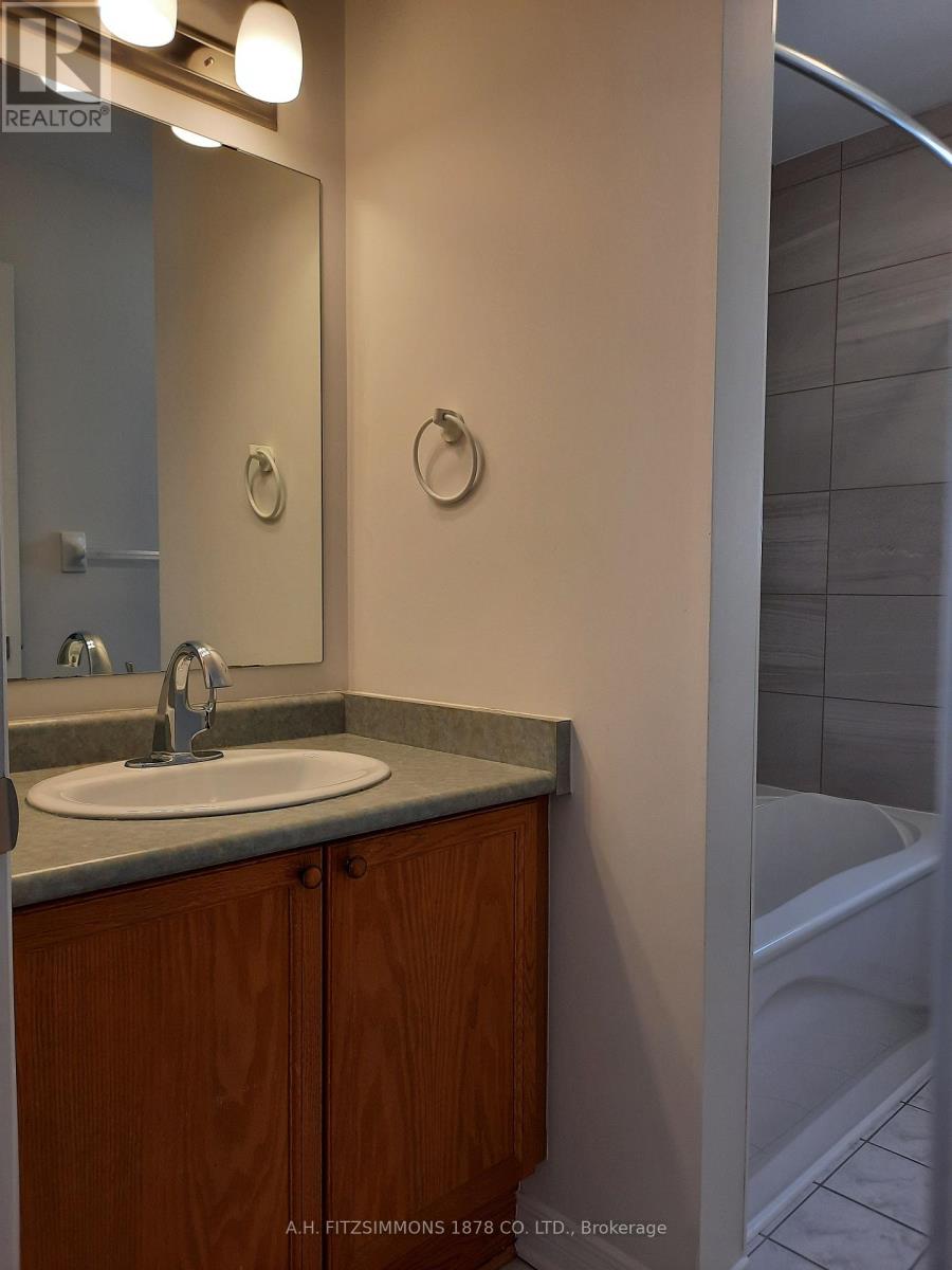 31 Burntwood Avenue, Ottawa, Ontario  K2J 4P4 - Photo 14 - X12370036