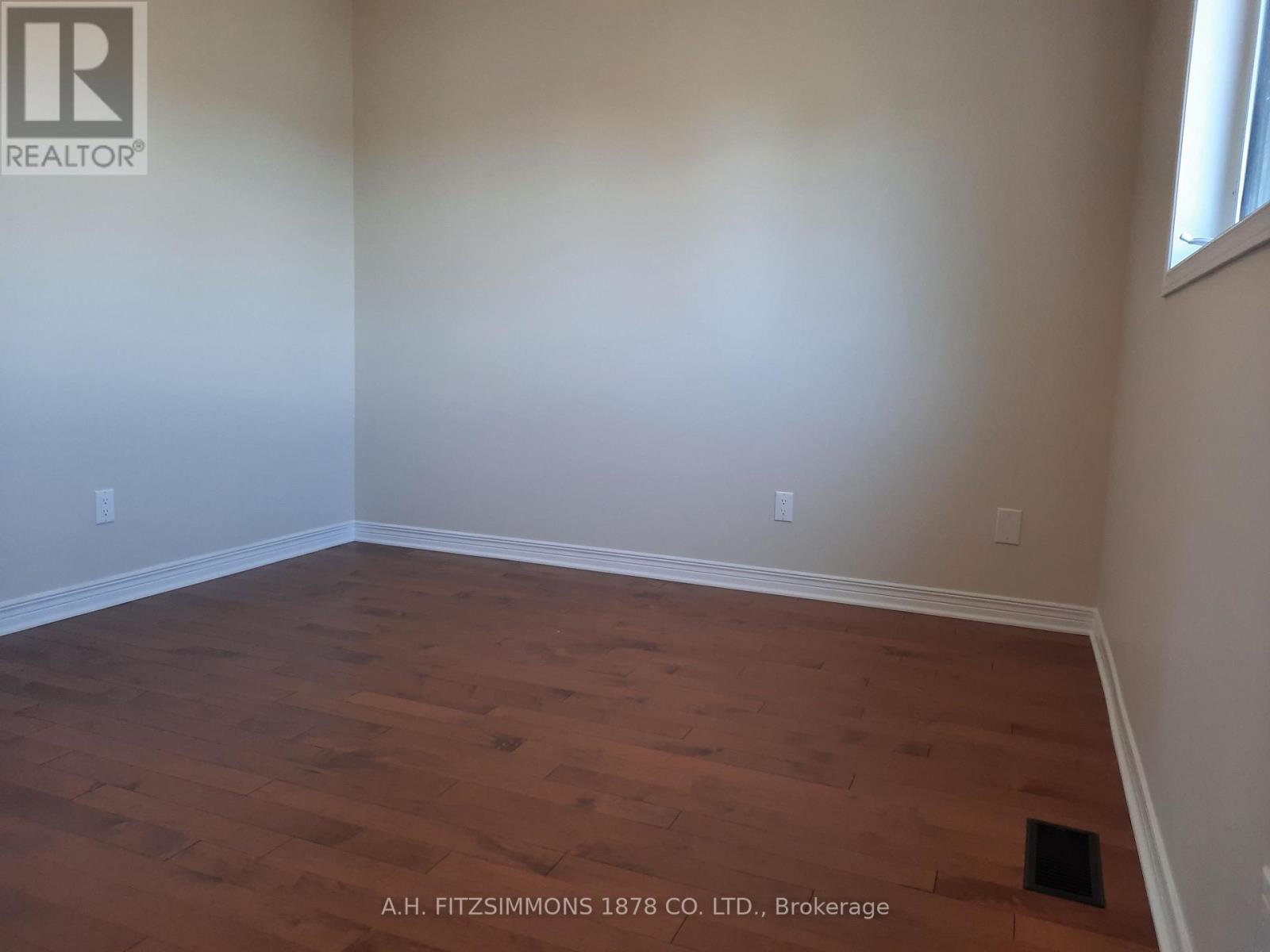 31 Burntwood Avenue, Ottawa, Ontario  K2J 4P4 - Photo 15 - X12370036