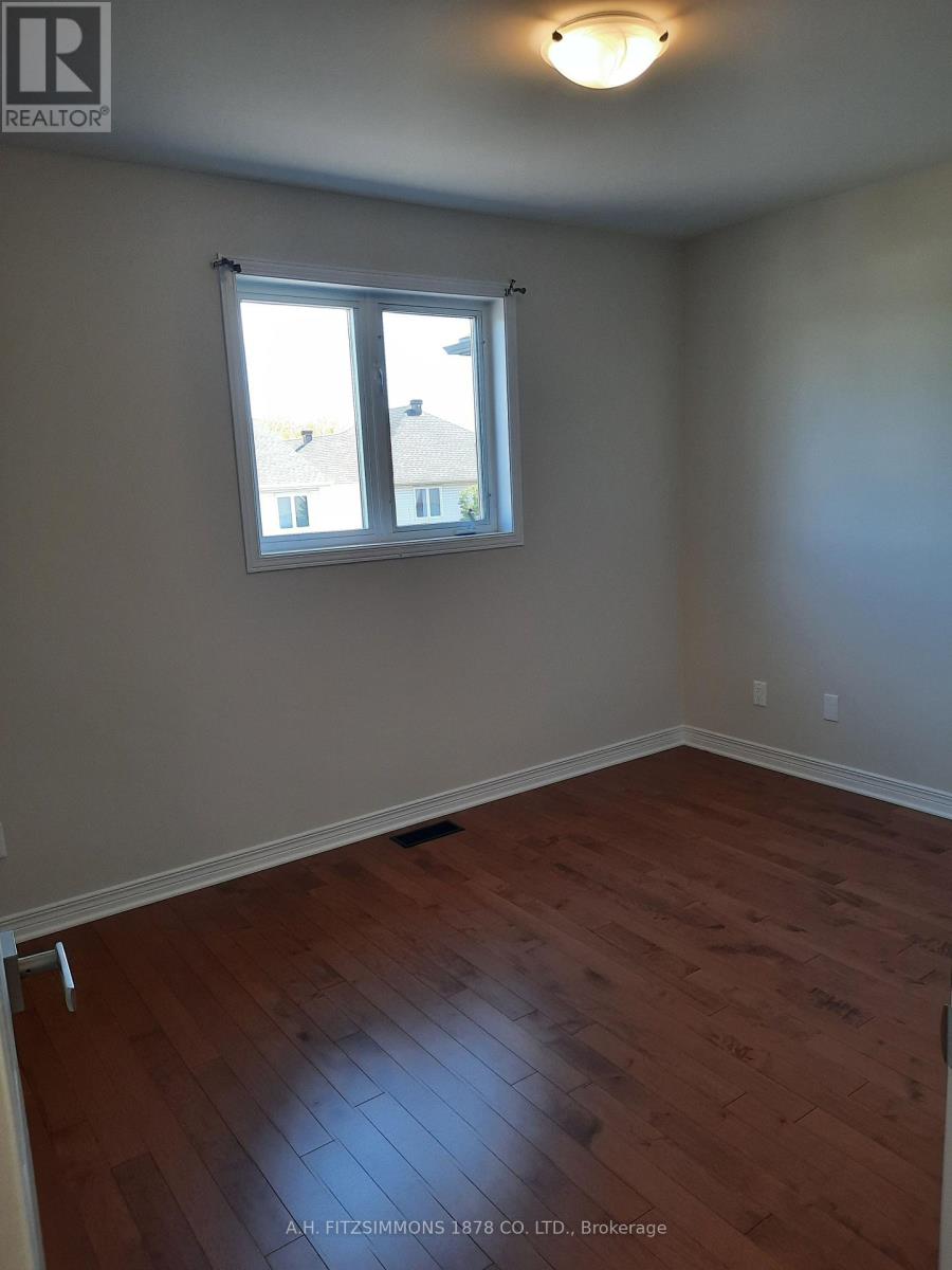 31 Burntwood Avenue, Ottawa, Ontario  K2J 4P4 - Photo 17 - X12370036