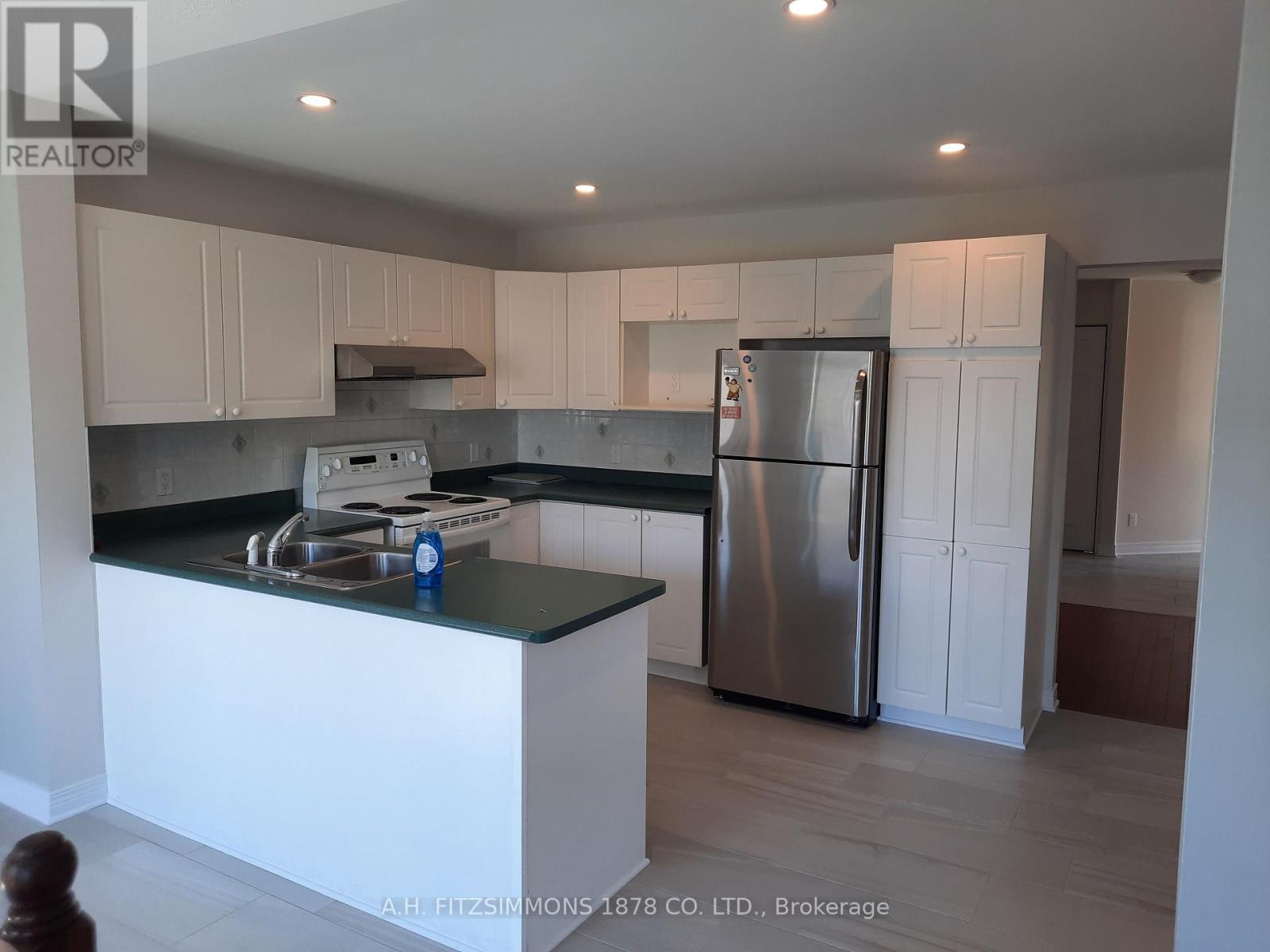 31 Burntwood Avenue, Ottawa, Ontario  K2J 4P4 - Photo 3 - X12370036