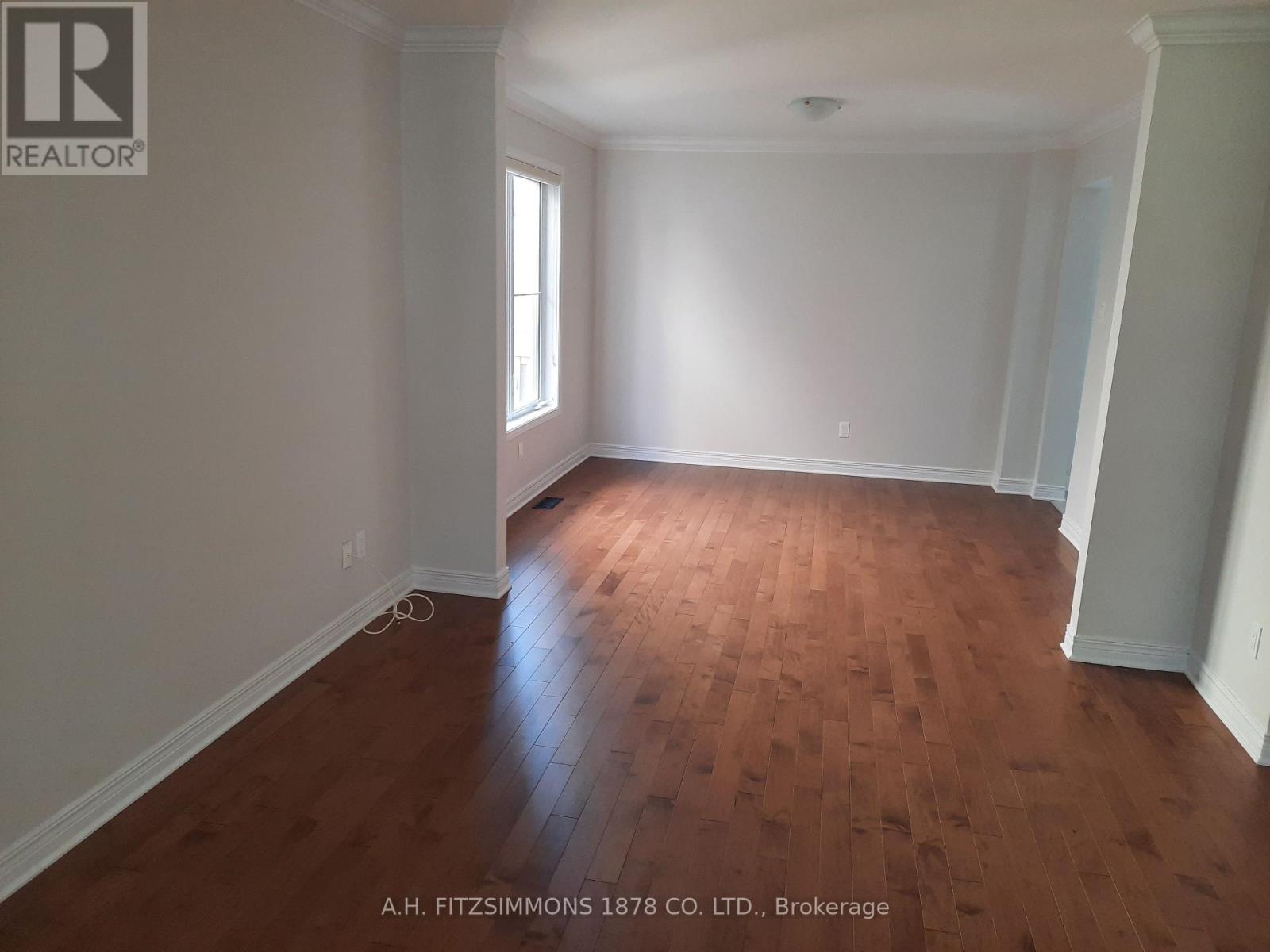 31 Burntwood Avenue, Ottawa, Ontario  K2J 4P4 - Photo 5 - X12370036