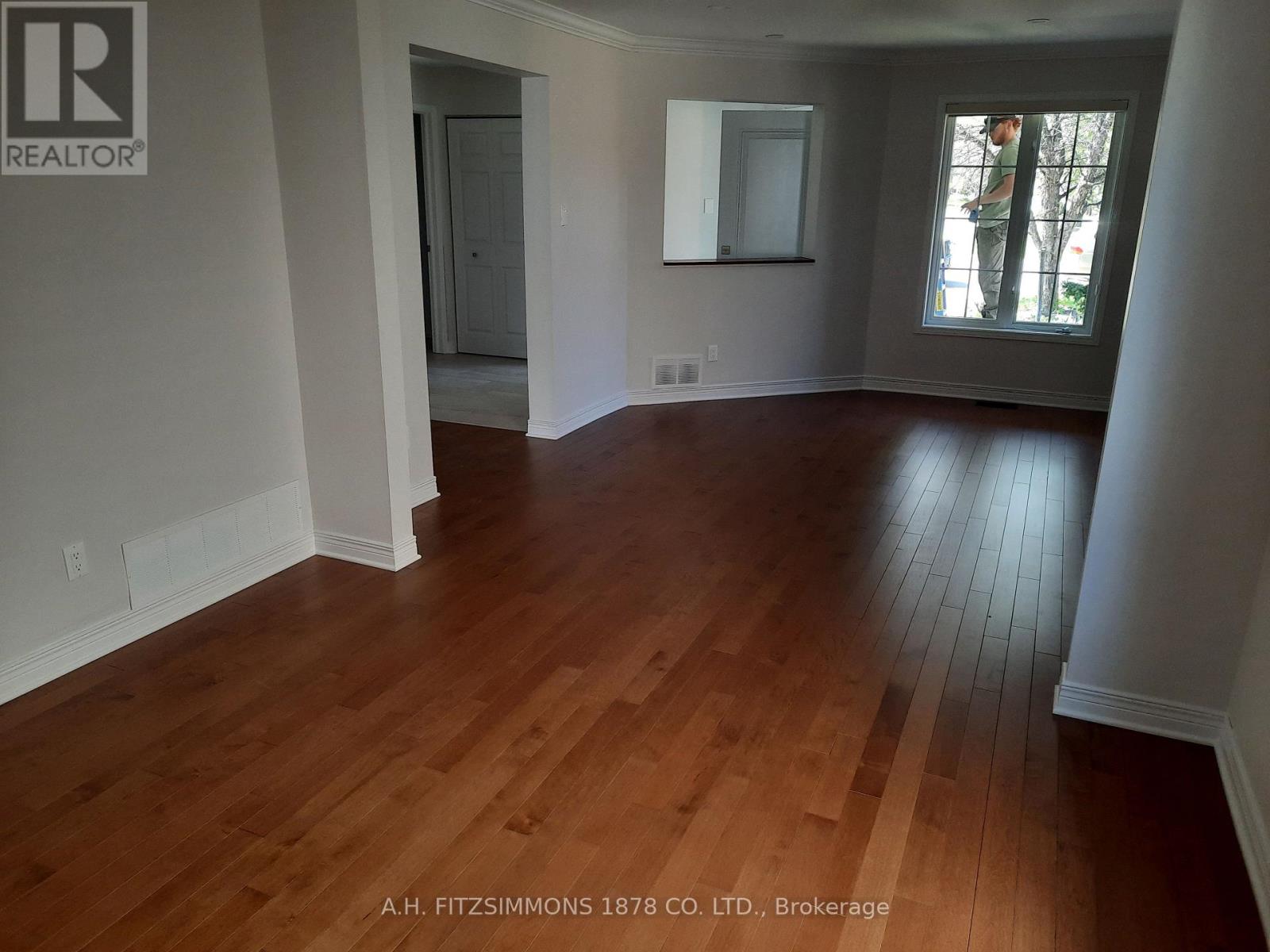31 Burntwood Avenue, Ottawa, Ontario  K2J 4P4 - Photo 6 - X12370036