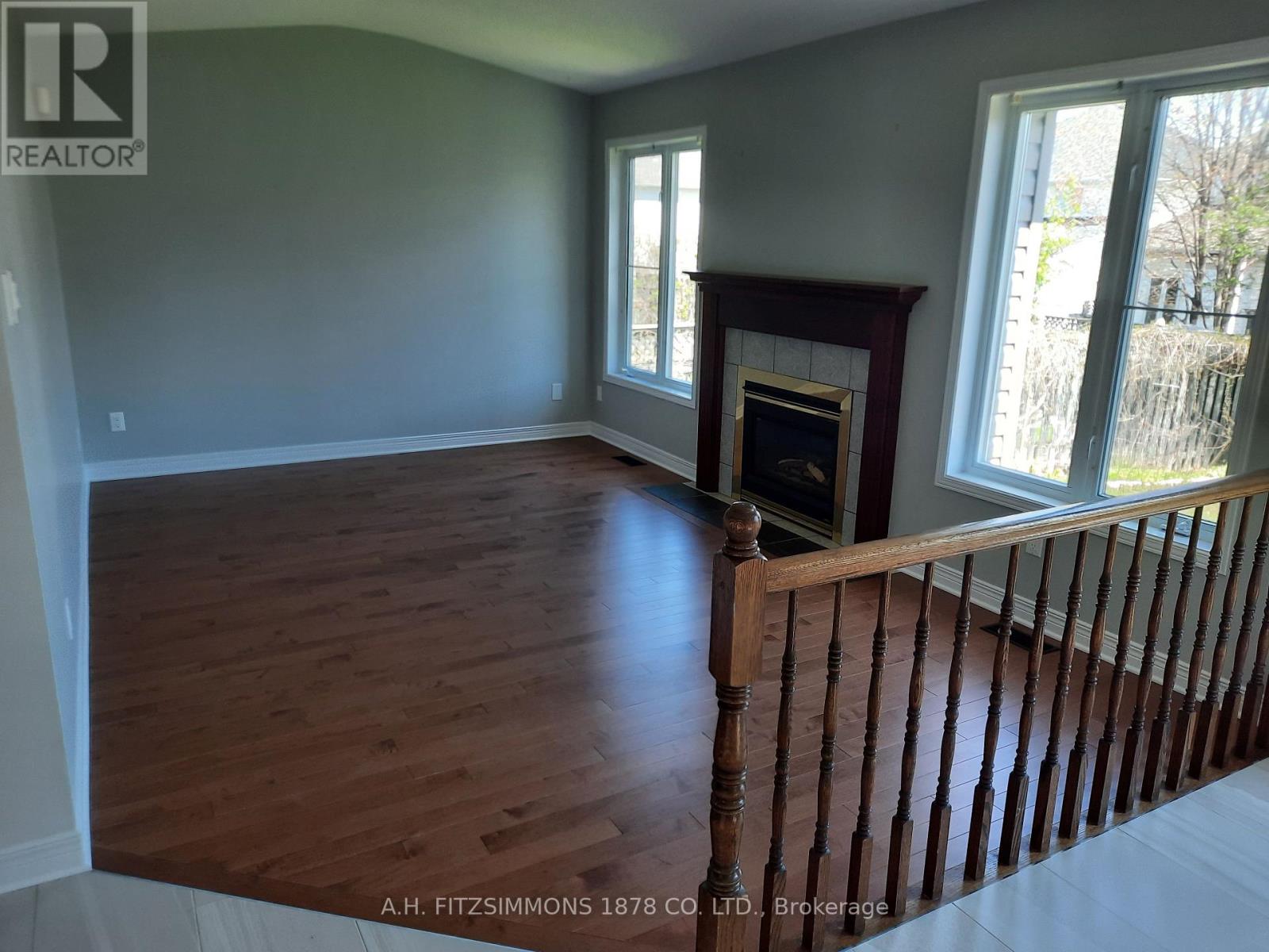 31 Burntwood Avenue, Ottawa, Ontario  K2J 4P4 - Photo 7 - X12370036
