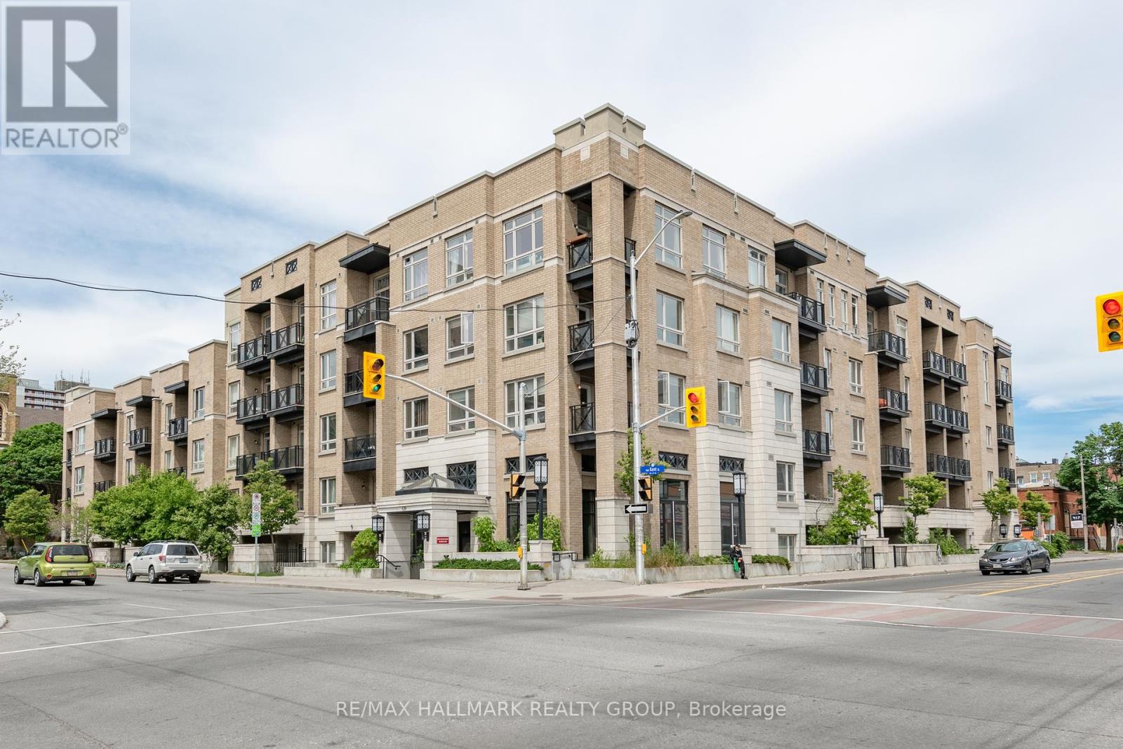 Property at 103 - 429 KENT STREET image 2