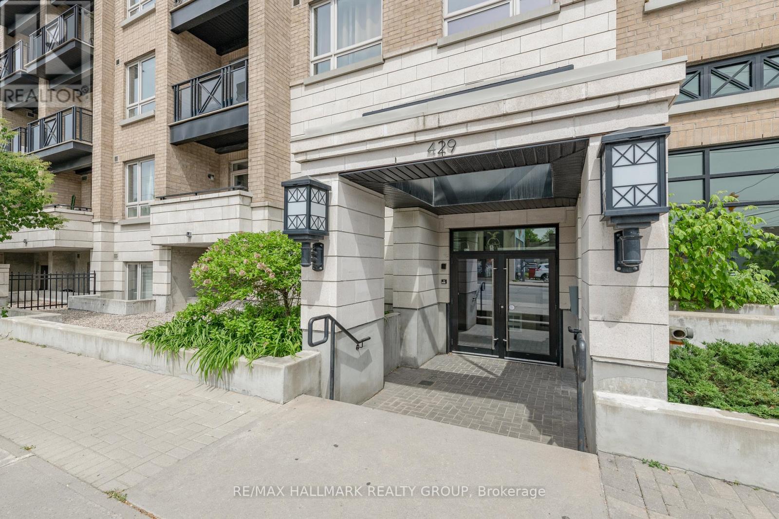 Property at 103 - 429 KENT STREET image 3