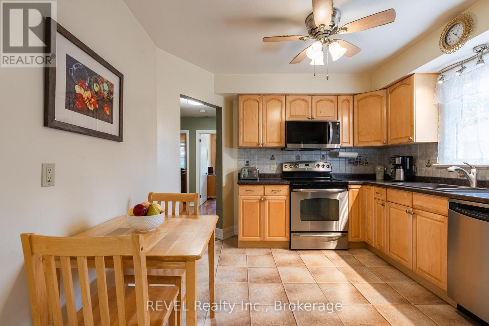 42 Dunkeld Avenue, St. Catharines, Ontario  L2M 4A6 - Photo 11 - X12369993