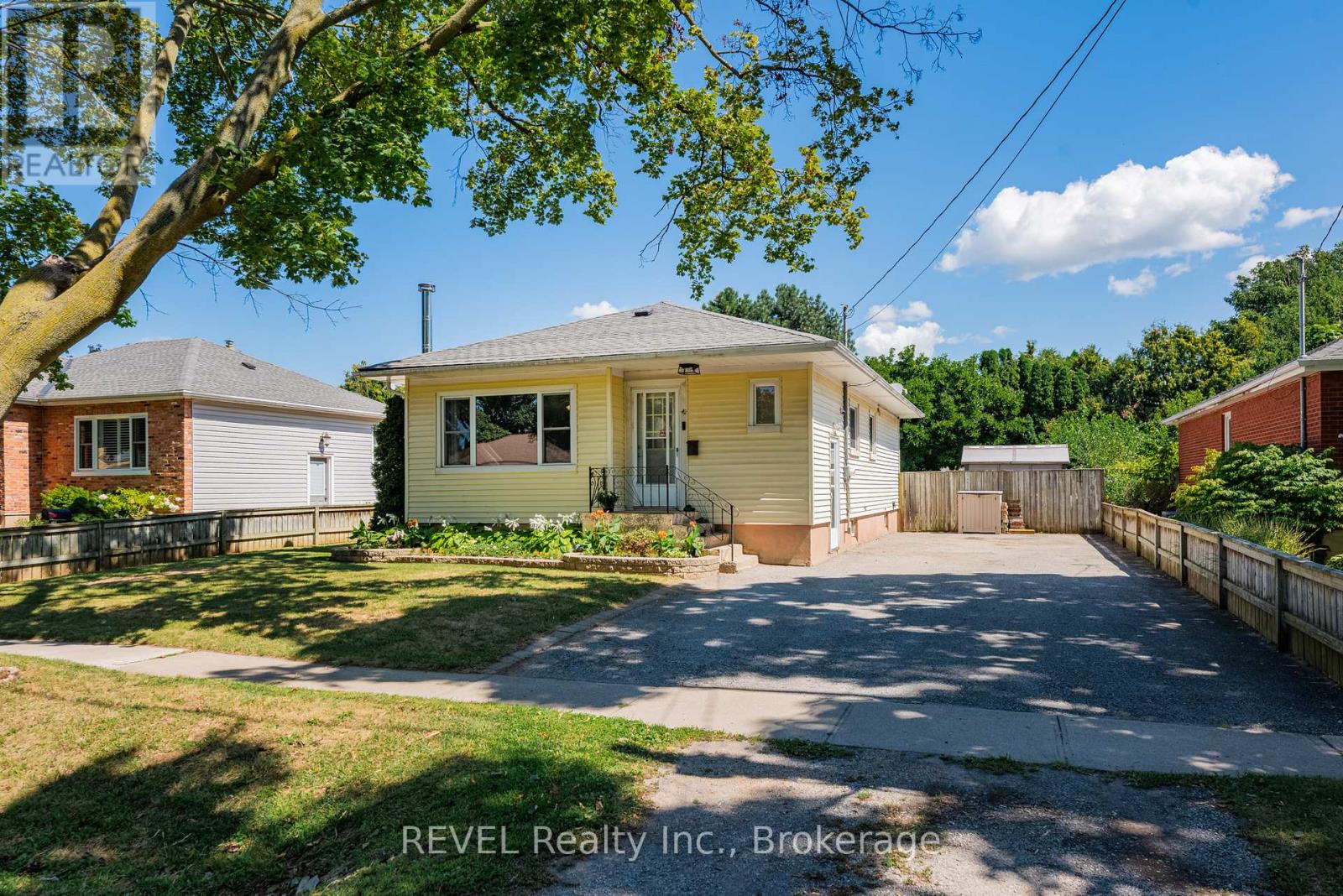 42 Dunkeld Avenue, St. Catharines, Ontario  L2M 4A6 - Photo 3 - X12369993