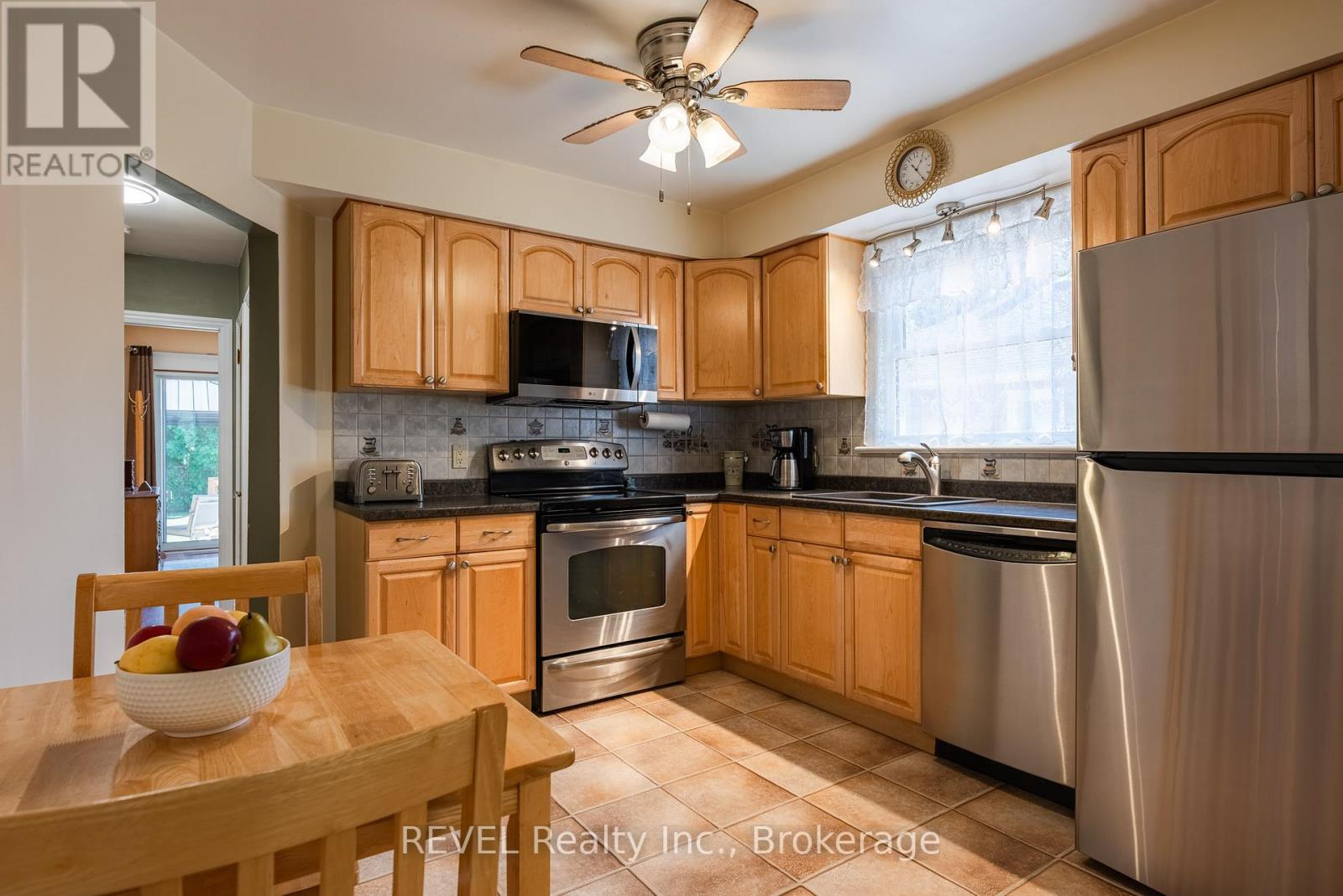 42 Dunkeld Avenue, St. Catharines, Ontario  L2M 4A6 - Photo 9 - X12369993