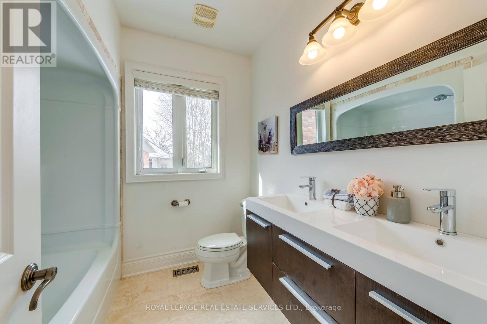 3341 Lakeshore Road, Burlington, Ontario  L7N 1B1 - Photo 31 - W12369917