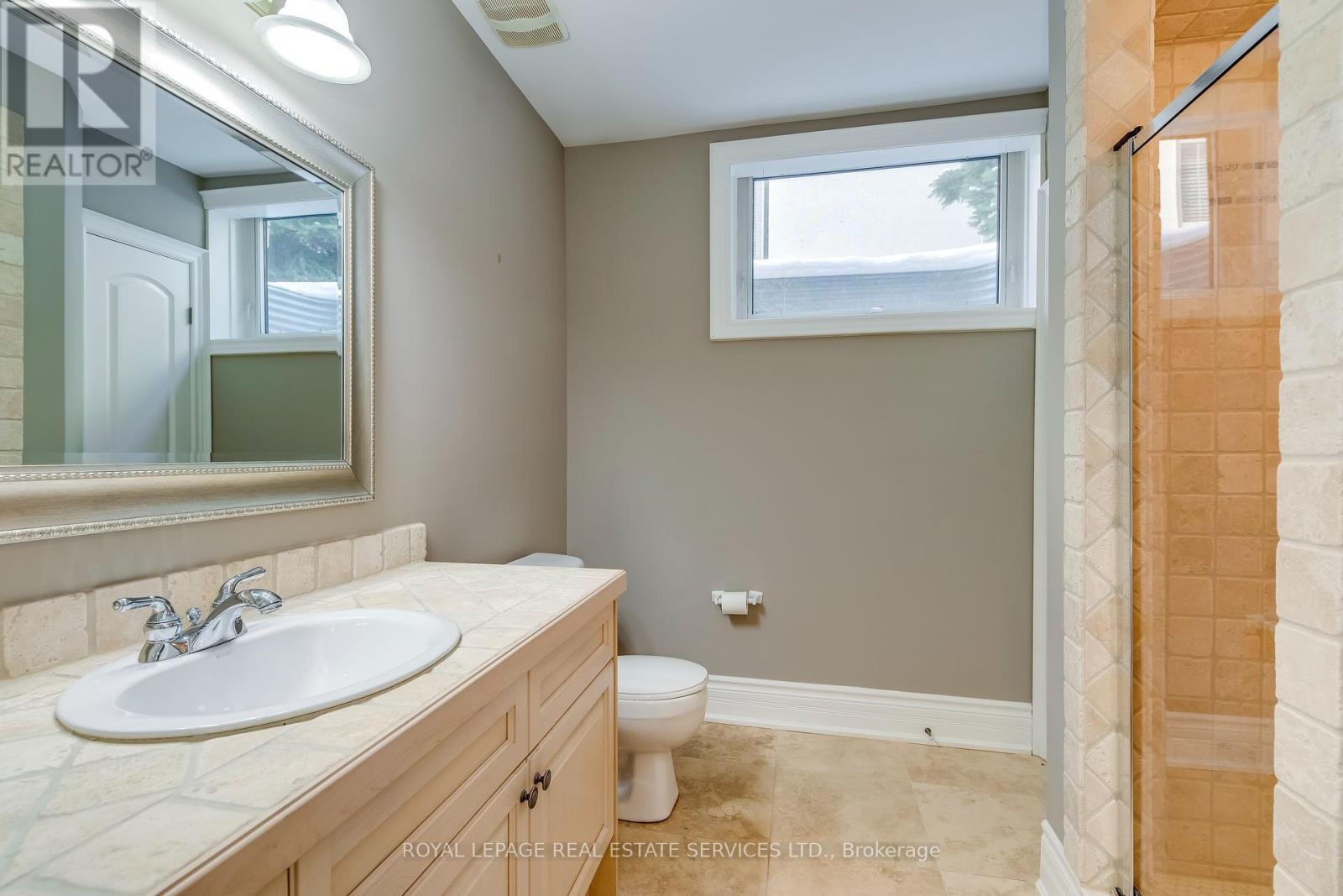 3341 Lakeshore Road, Burlington, Ontario  L7N 1B1 - Photo 41 - W12369917