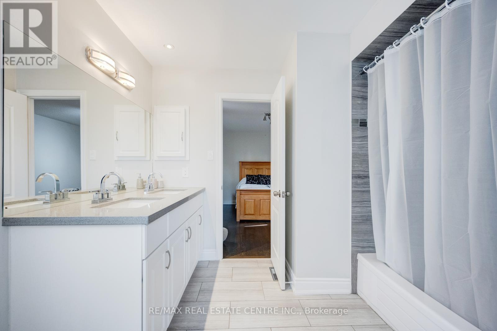 6361 Donway Drive, Mississauga, Ontario  L5V 1J5 - Photo 26 - W12369945