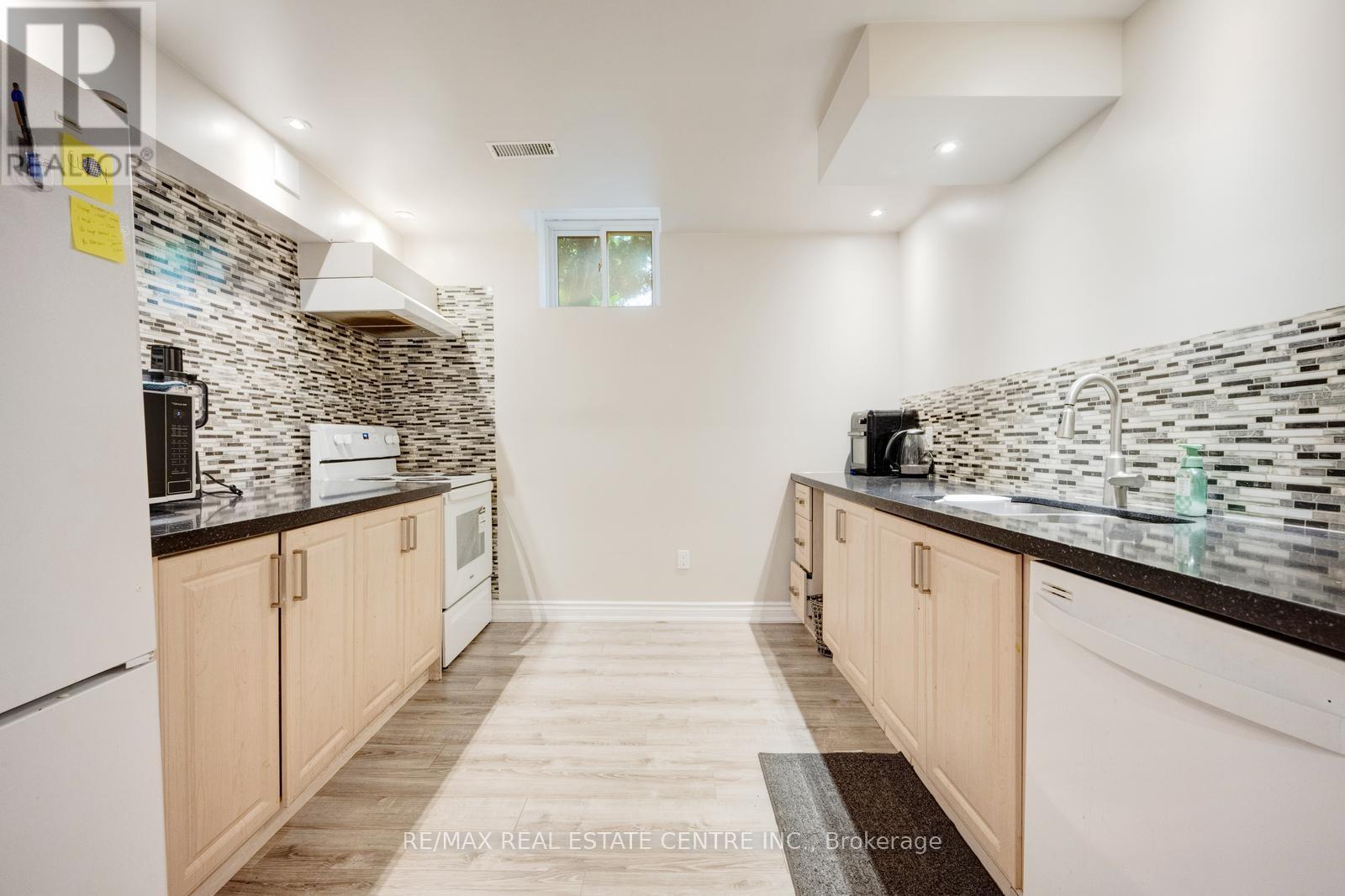 6361 Donway Drive, Mississauga, Ontario  L5V 1J5 - Photo 37 - W12369945