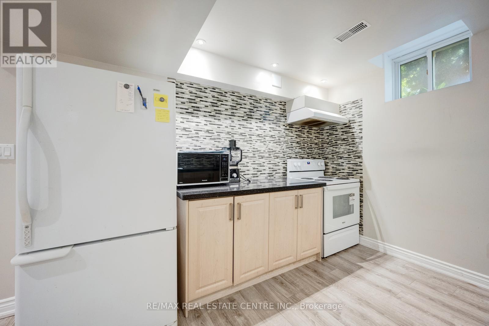 6361 Donway Drive, Mississauga, Ontario  L5V 1J5 - Photo 38 - W12369945