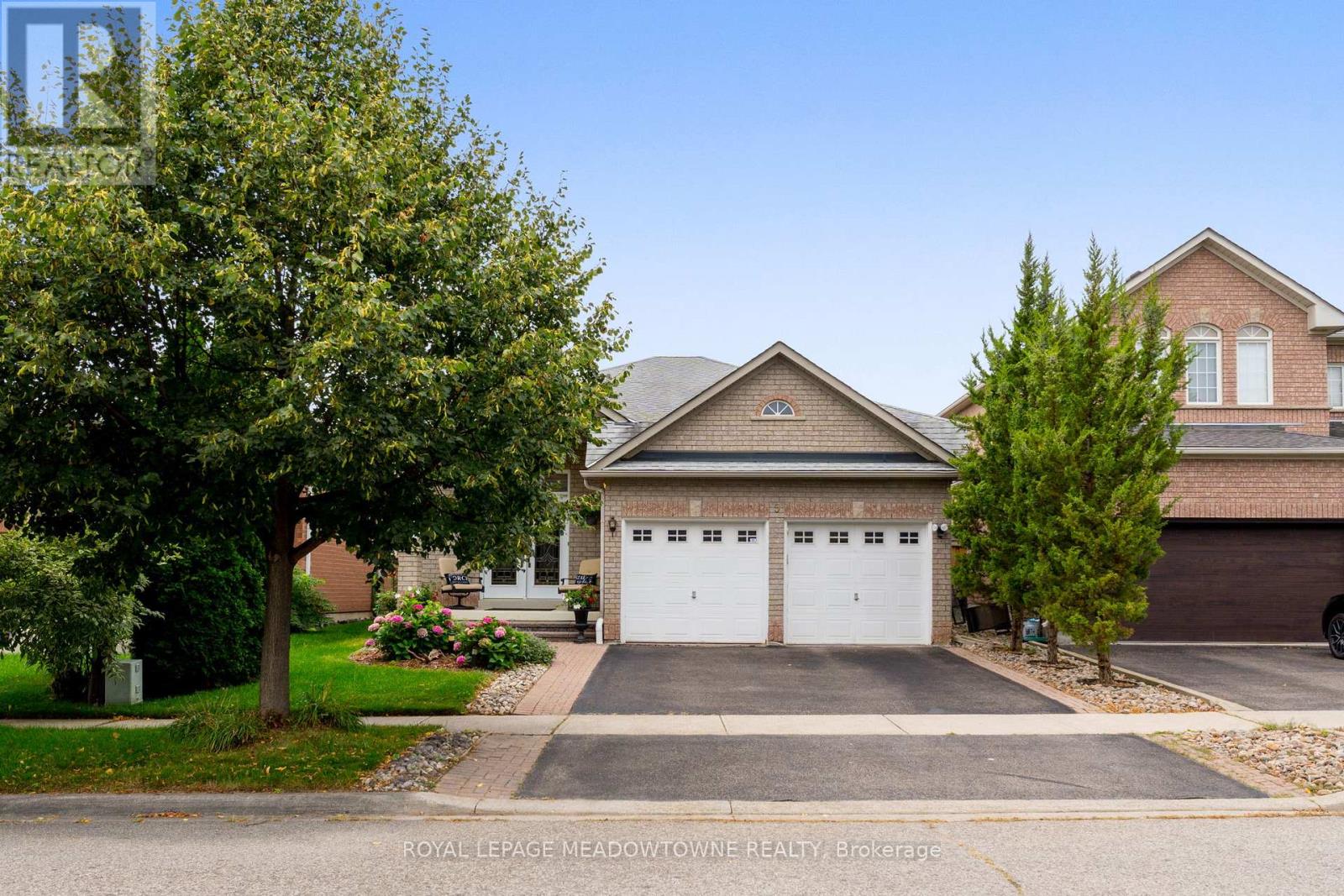 Property at 9 JOHNSON CRESCENT image 2