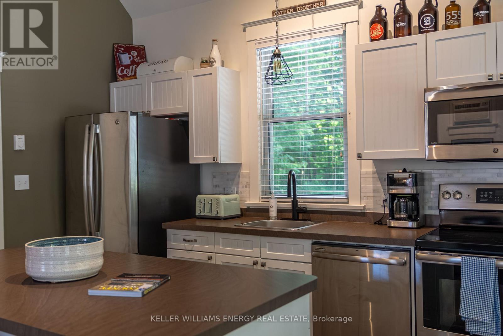 2 Pine Forest Lane, Prince Edward County (Athol), Ontario  K0K 1P0 - Photo 6 - X12369974