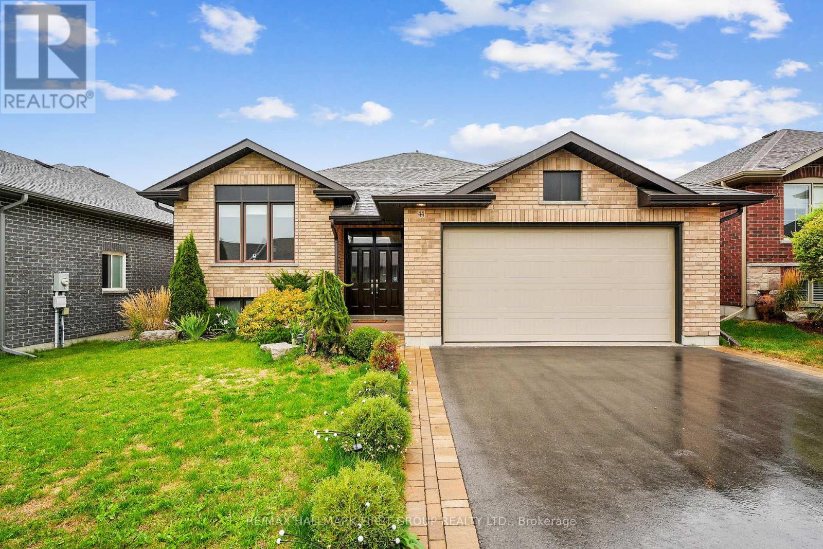 44 LIBERTY CRESCENT, Quinte West, Ontario