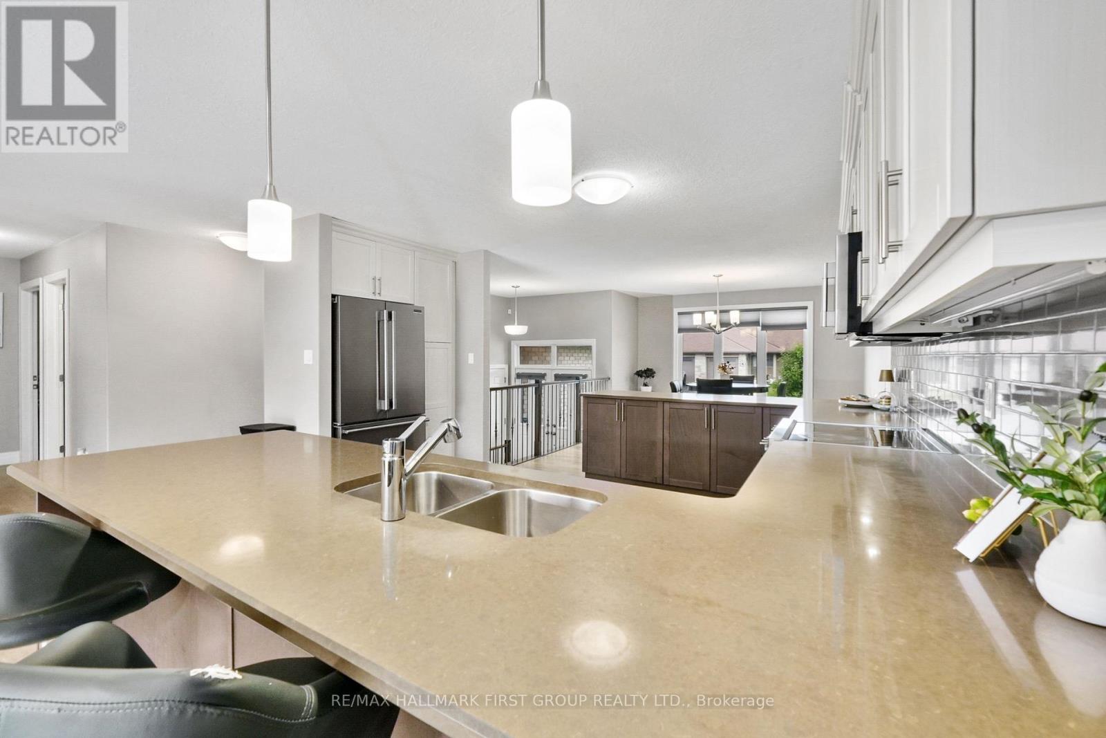 44 Liberty Crescent, Quinte West, Ontario  K8V 0G2 - Photo 10 - X12369881