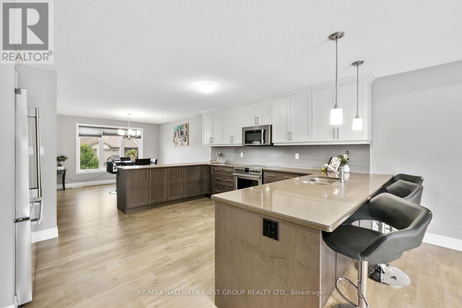 44 Liberty Crescent, Quinte West, Ontario  K8V 0G2 - Photo 9 - X12369881