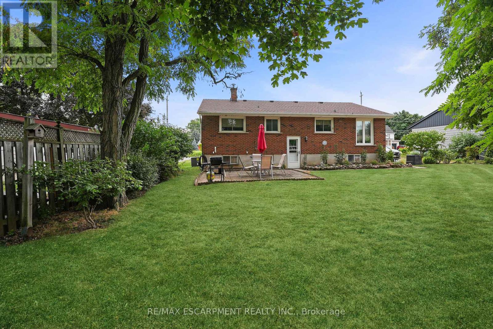 11 Kelson Avenue N, Grimsby, Ontario  L3M 4C6 - Photo 20 - X12369889