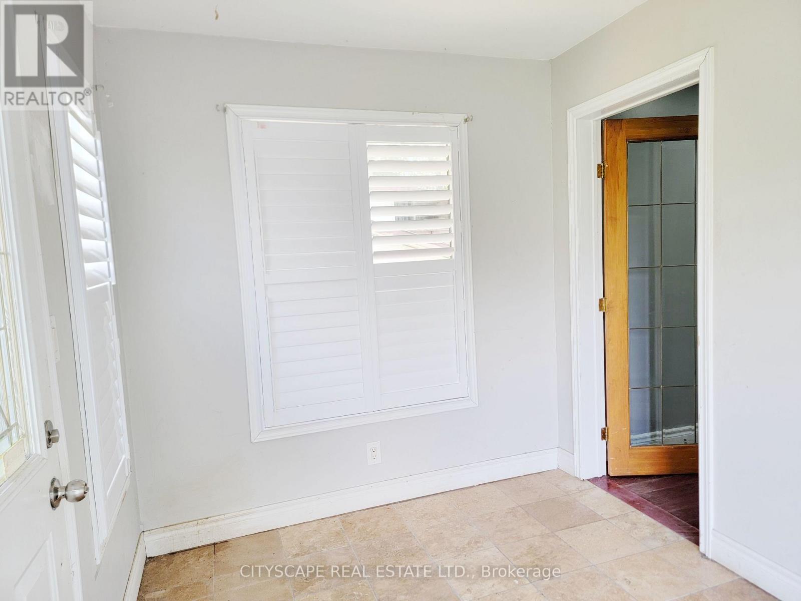34 Robinson Avenue, Kawartha Lakes, Ontario  K0M 2B0 - Photo 5 - X12369909