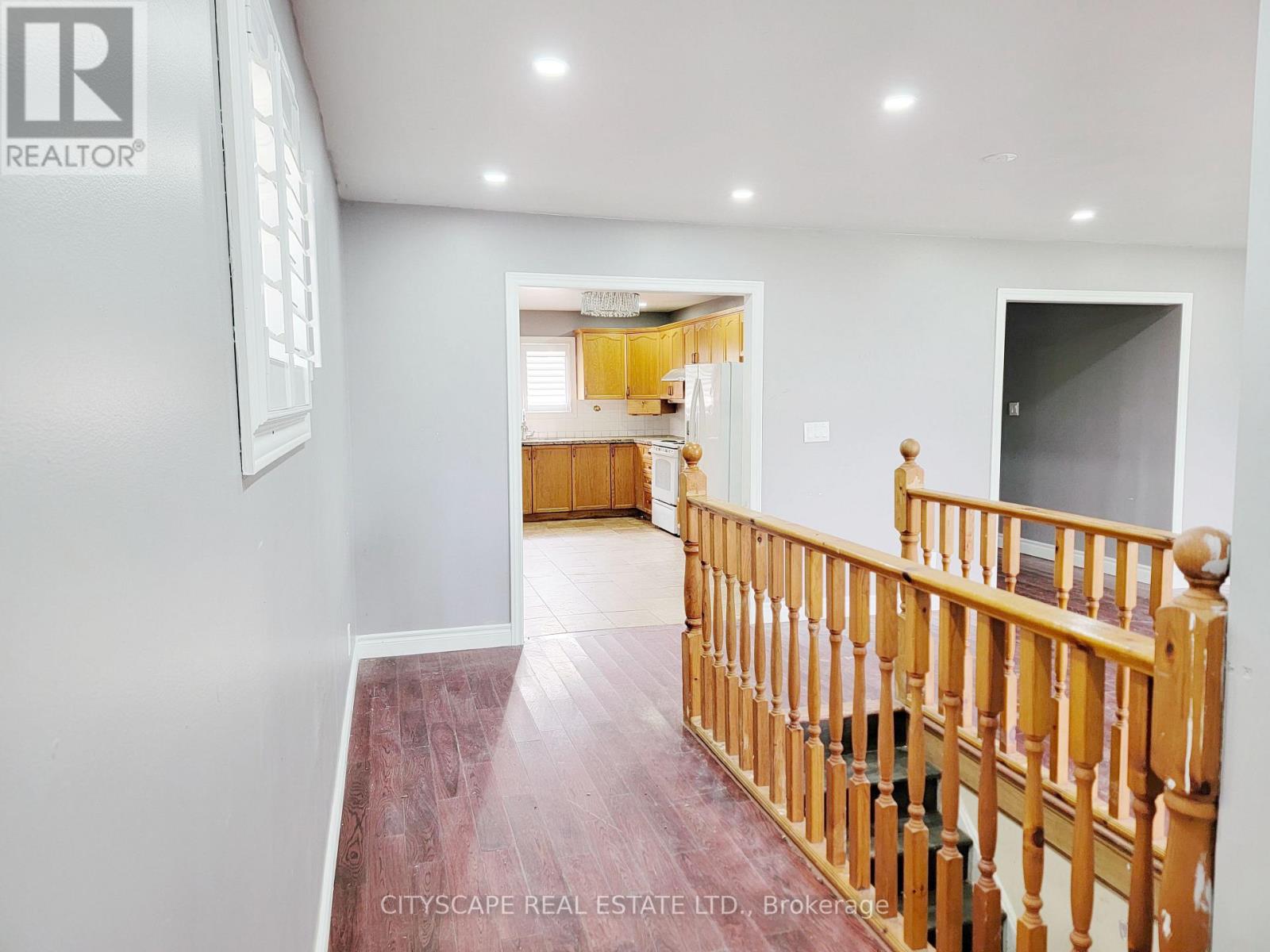 34 Robinson Avenue, Kawartha Lakes, Ontario  K0M 2B0 - Photo 6 - X12369909
