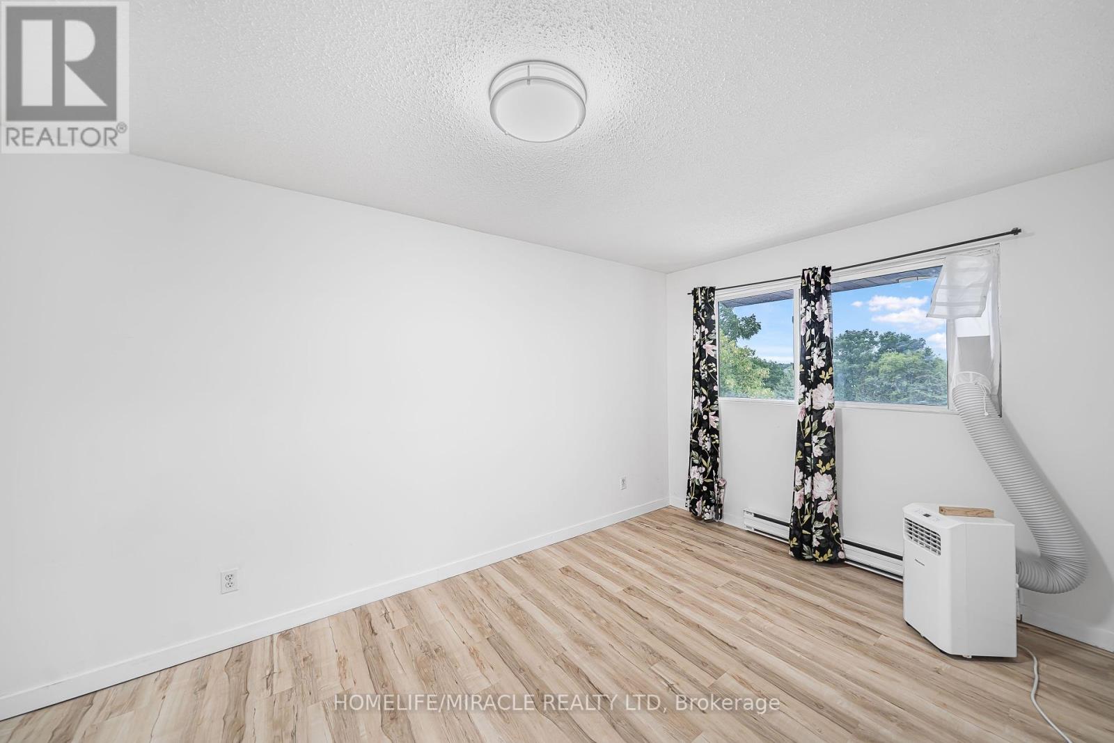 305 - 323 Main Street W, Merrickville-Wolford, Ontario  K0G 1N0 - Photo 12 - X12369935