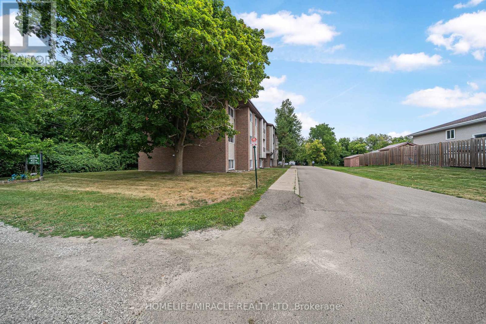 305 - 323 Main Street W, Merrickville-Wolford, Ontario  K0G 1N0 - Photo 21 - X12369935