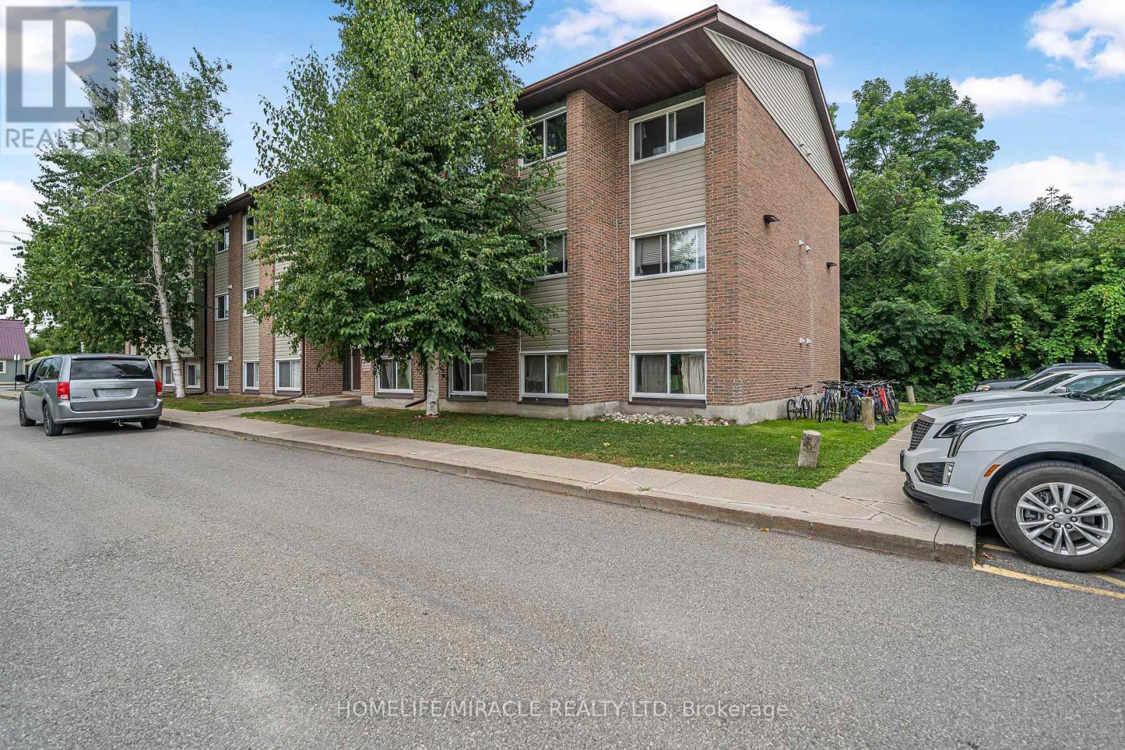 305 - 323 Main Street W, Merrickville-Wolford, Ontario  K0G 1N0 - Photo 3 - X12369935