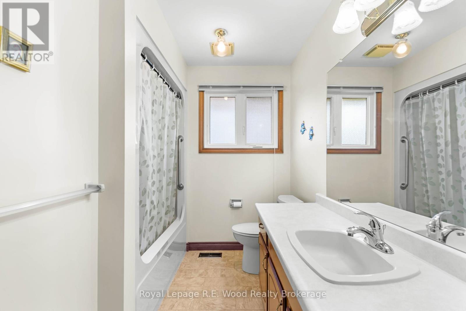 38 Denrich Avenue, Tillsonburg, Ontario  N4G 4W1 - Photo 12 - X12370009