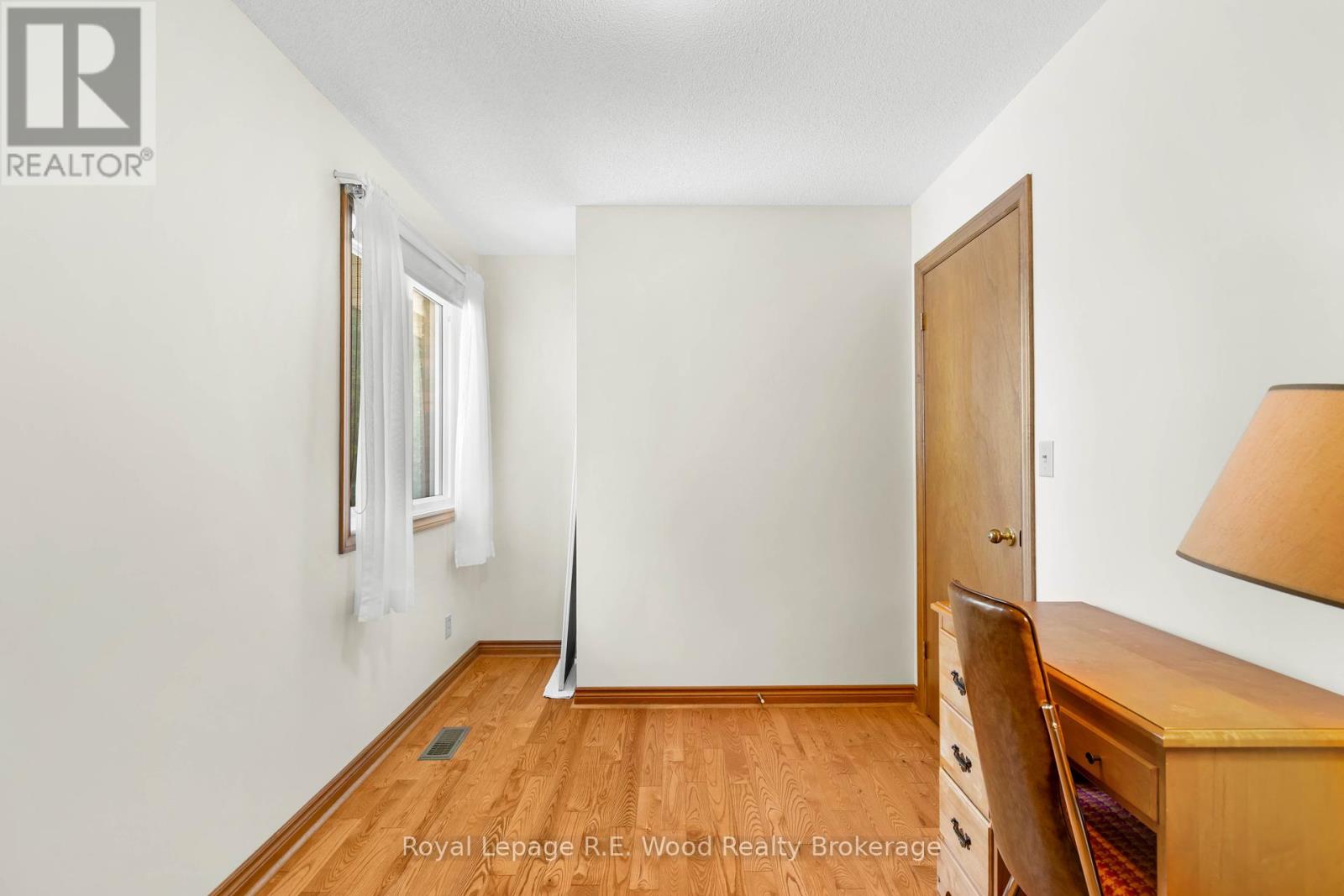 38 Denrich Avenue, Tillsonburg, Ontario  N4G 4W1 - Photo 18 - X12370009