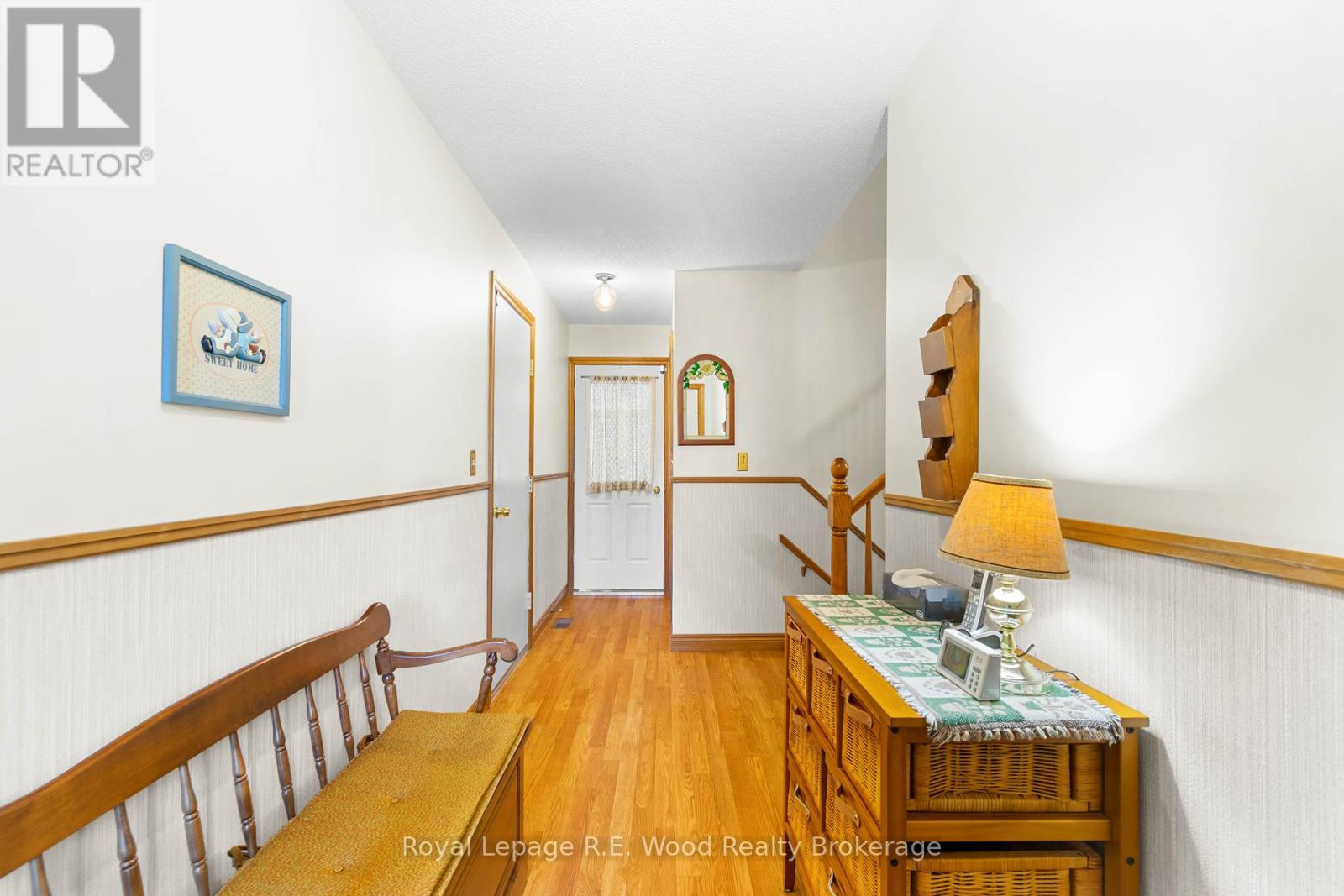 38 Denrich Avenue, Tillsonburg, Ontario  N4G 4W1 - Photo 3 - X12370009
