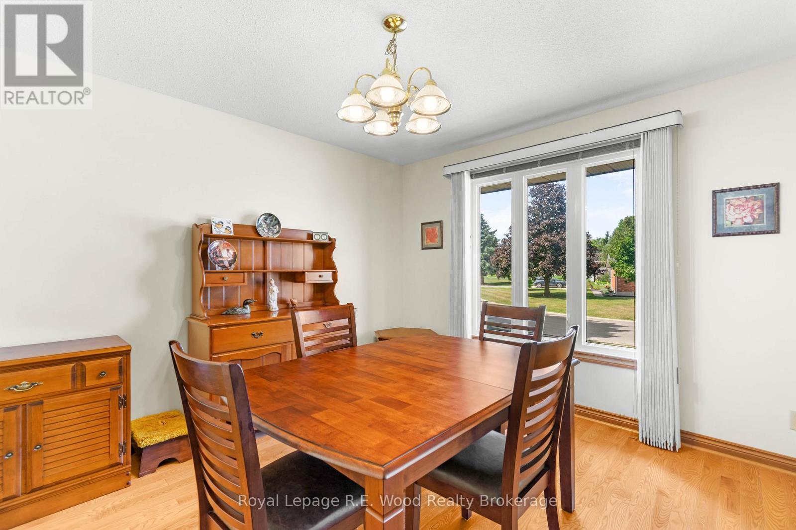 38 Denrich Avenue, Tillsonburg, Ontario  N4G 4W1 - Photo 6 - X12370009