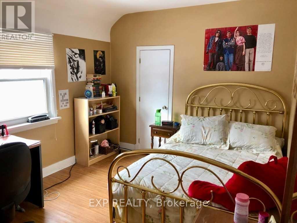 48 Kingsmount Street N, Hamilton, Ontario  L8S 3L3 - Photo 3 - X12363180