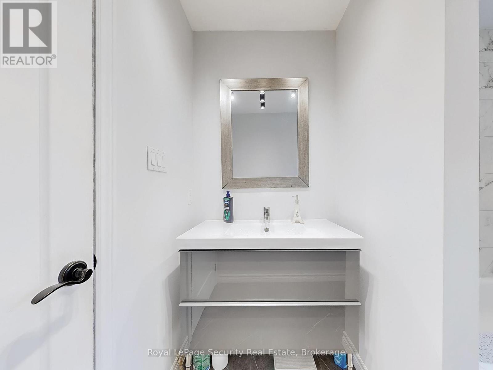 128 Daiseyfield Crescent, Vaughan, Ontario  L4H 2T7 - Photo 34 - N12360755