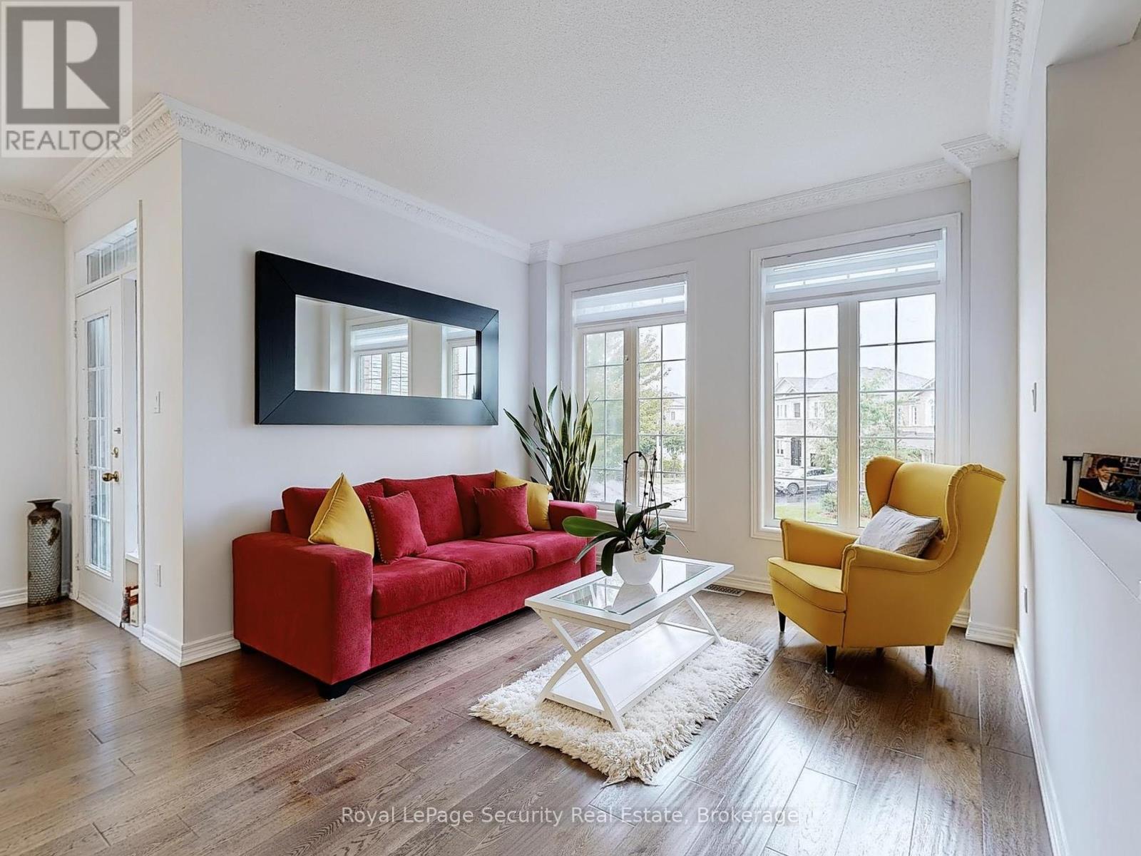 Property at 128 DAISEYFIELD CRESCENT image 4